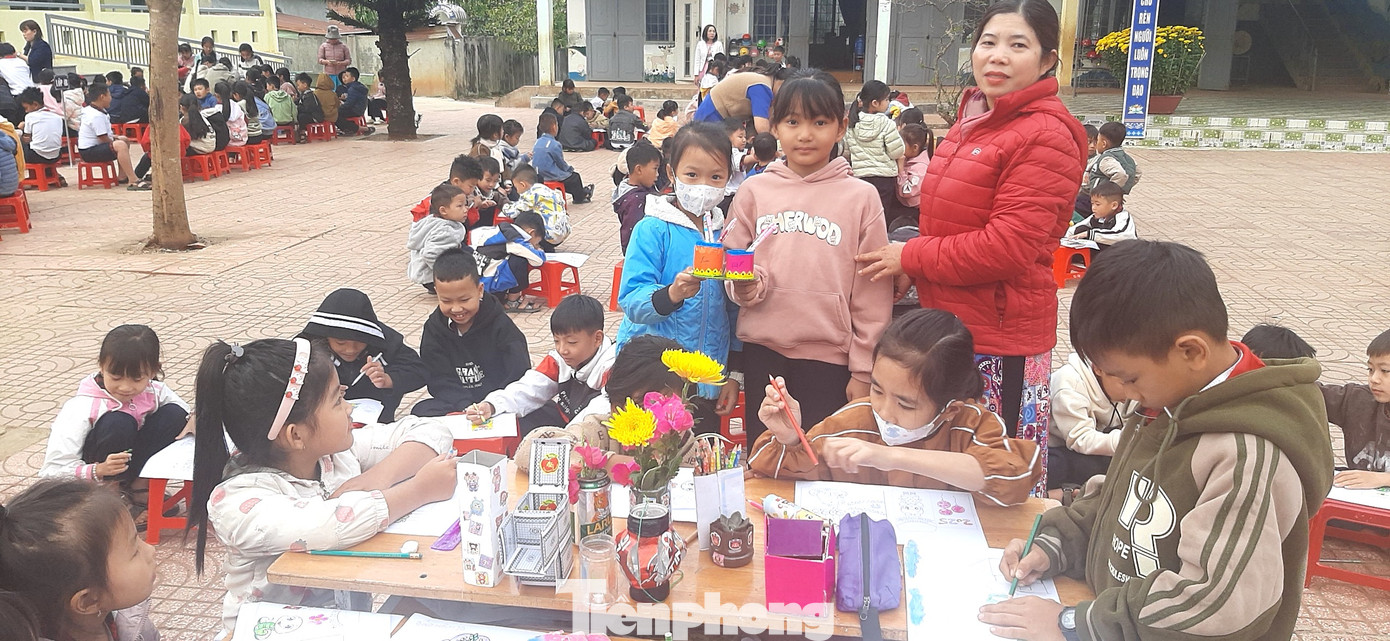 Các Liên đội trên địa bàn huyện Cư M’gar triển khai đa dạng các hoạt động “Giờ ra chơi trải nghiệm, sáng tạo”.