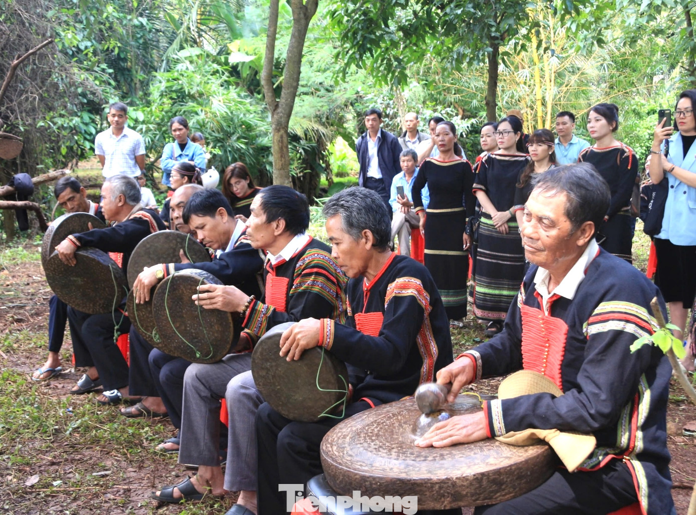 Xã Cư Suê (huyện Cư M’gar, tỉnh Đắk Lắk) là nơi sinh sống của 5 dân tộc anh em, trong đó có 4 buôn đồng bào dân tộc Ê Đê.