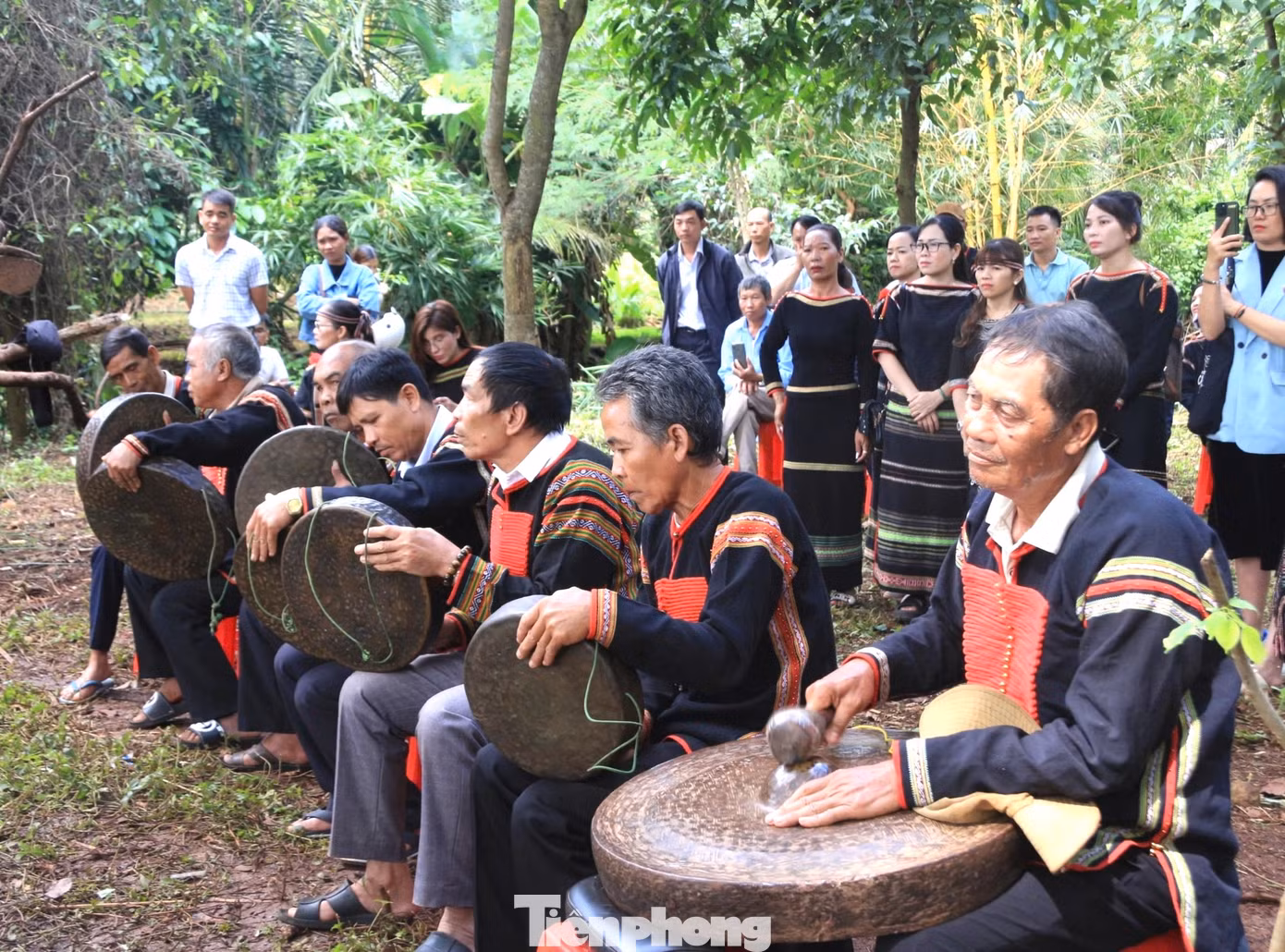 Xã Cư Suê (huyện Cư M’gar, tỉnh Đắk Lắk) là nơi sinh sống của 5 dân tộc anh em, trong đó có 4 buôn đồng bào dân tộc Ê Đê.