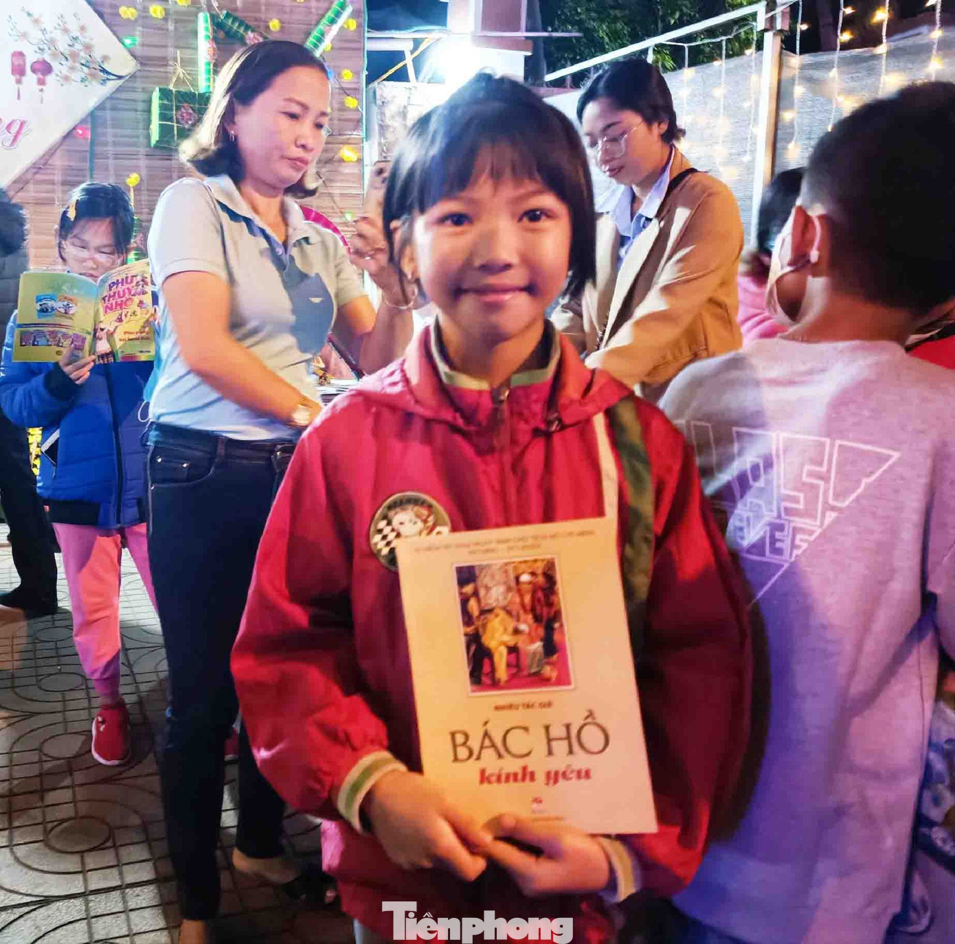 Mỗi bạn sẽ được chọn một cuốn sách mang về