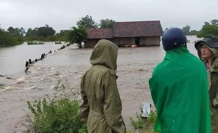 Nhiều tuyến đường giao thông huyết mạch ở huyện Ea Súp bị chia cắt Nhiều tuyến đường giao thông huyết mạch ở huyện Ea Súp bị chia cắt