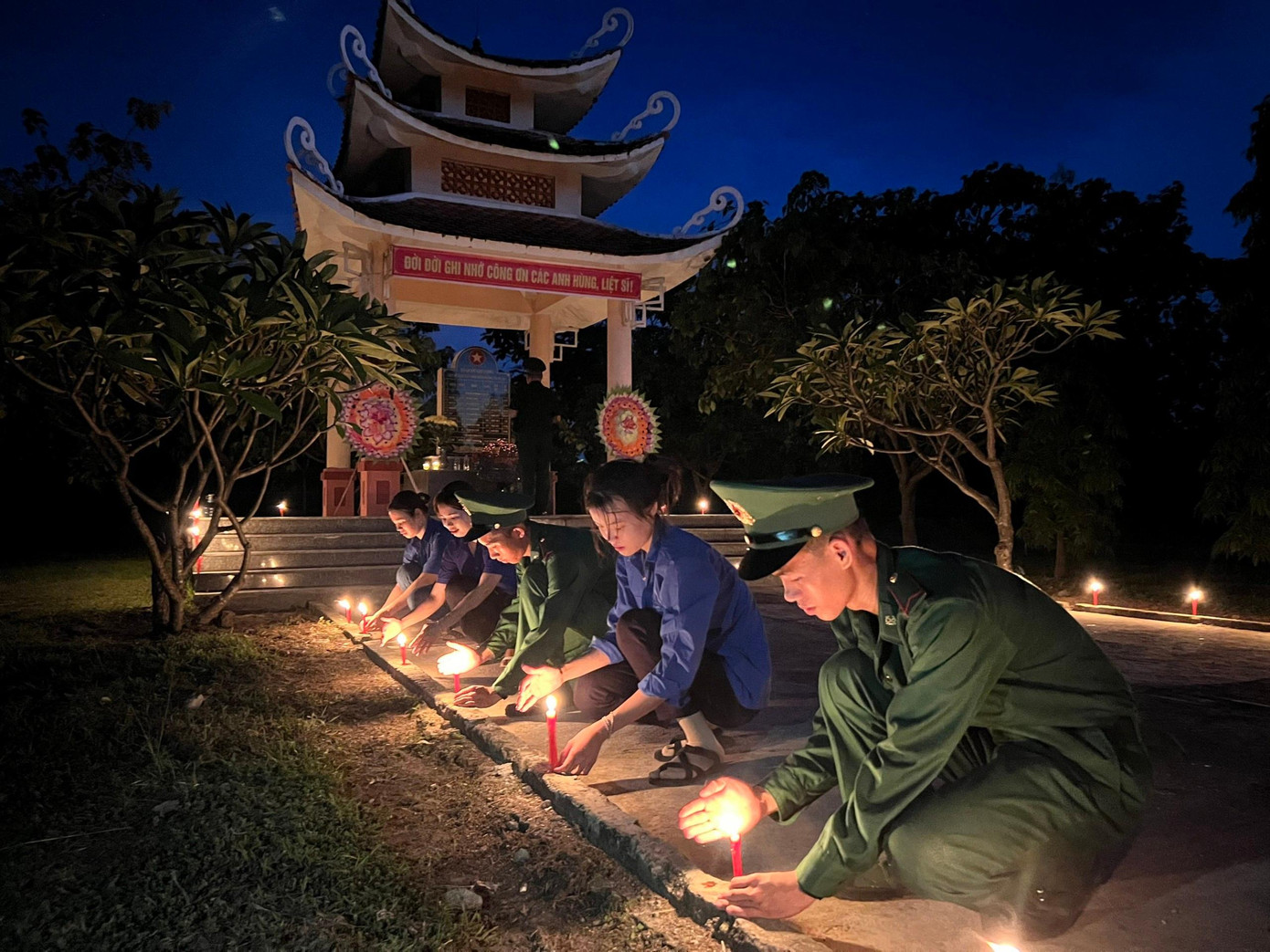 "Hoạt động này nhằm giáo dục thế hệ trẻ về quá khứ hào hùng của dân tộc, truyền thống cũng như thể hiện tấm lòng tri ân sâu sắc đối với các anh hùng, liệt sĩ đã anh dũng ngã xuống vì độc lập, tự do của Tổ quốc", Thiếu tá Vũ Văn Dương, Chính trị viên phó - Bí thư Chi đoàn Đồn Biên phòng Ea H’Leo chia sẻ.