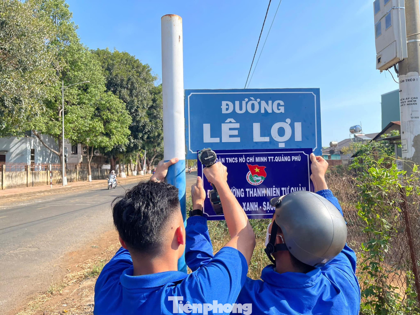 Đoàn dọn vệ sinh các tuyến đường thanh niên tự quản; Vận động người dân cùng chung tay xóa các điểm đen rác thải, tháo gỡ quảng cáo, rao vặt trái phép, xóa bỏ "tín dụng đen"; Xây dựng 2 đoạn đường thanh niên tự quản Sáng - Xanh - Sạch - Đẹp.
