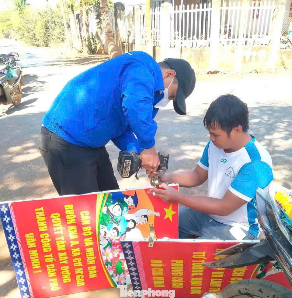 Các đơn vị đã tổ chức nhiều hoạt động ý nghĩa và thiết thực: Mở 2 lớp tập huấn bình dân học vụ số cho đoàn viên thanh niên; Hỗ trợ cùng địa phương xóa nhà tạm; Gắn pano tuyên truyền tại các trục đường chính của xã.