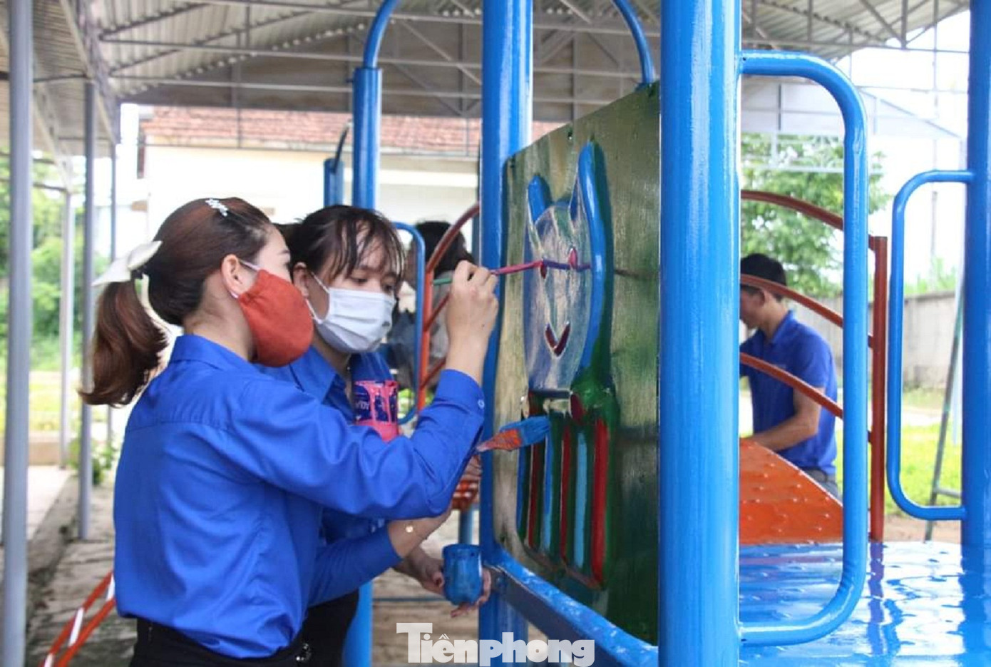 Nhiều công trình thiếu nhi được sơn sửa làm mới Nhiều công trình thiếu nhi được sơn sửa làm mới