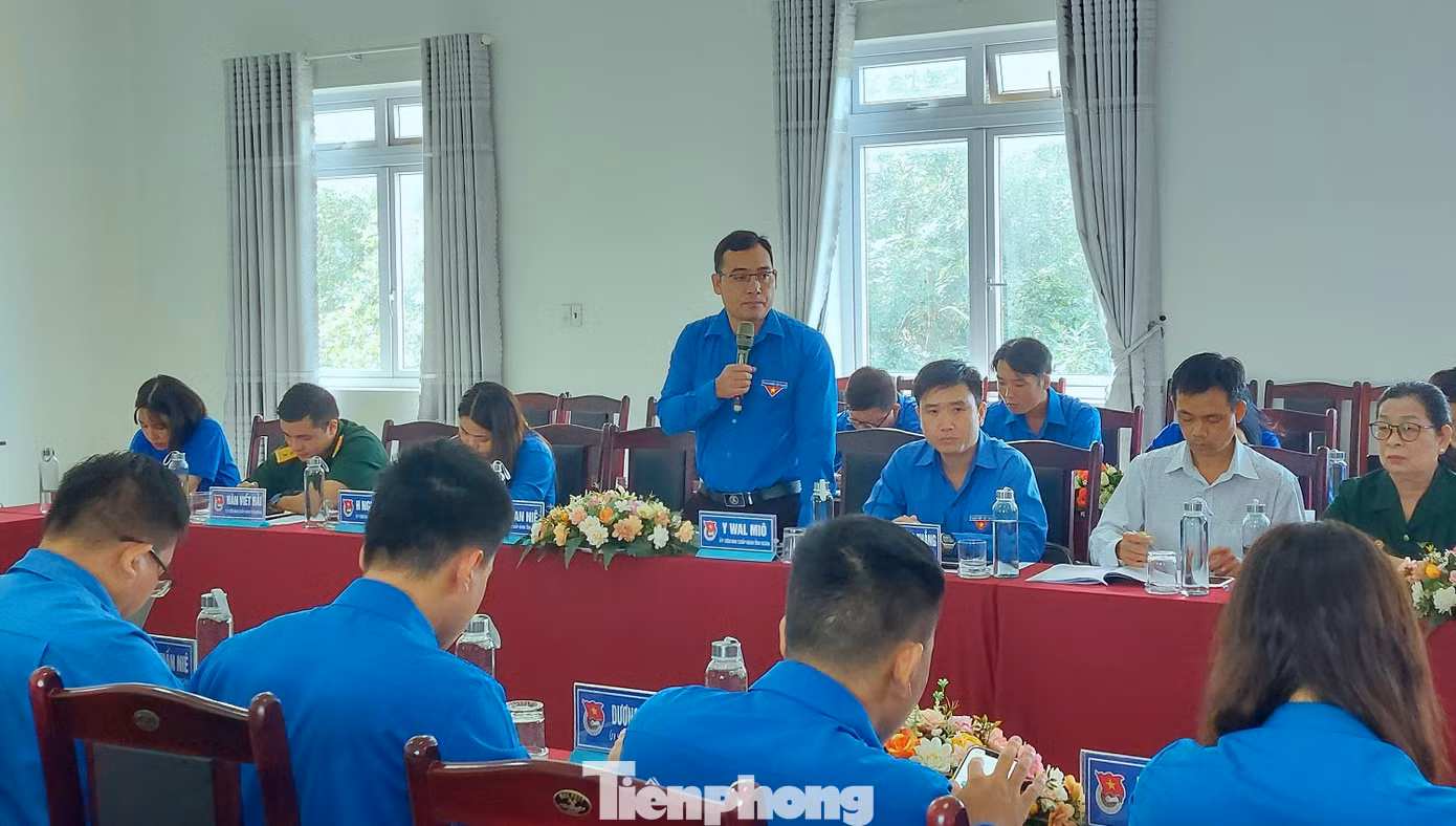 Nhiều ý kiến thảo luận của cán bộ đoàn cơ sở tại hội nghị
