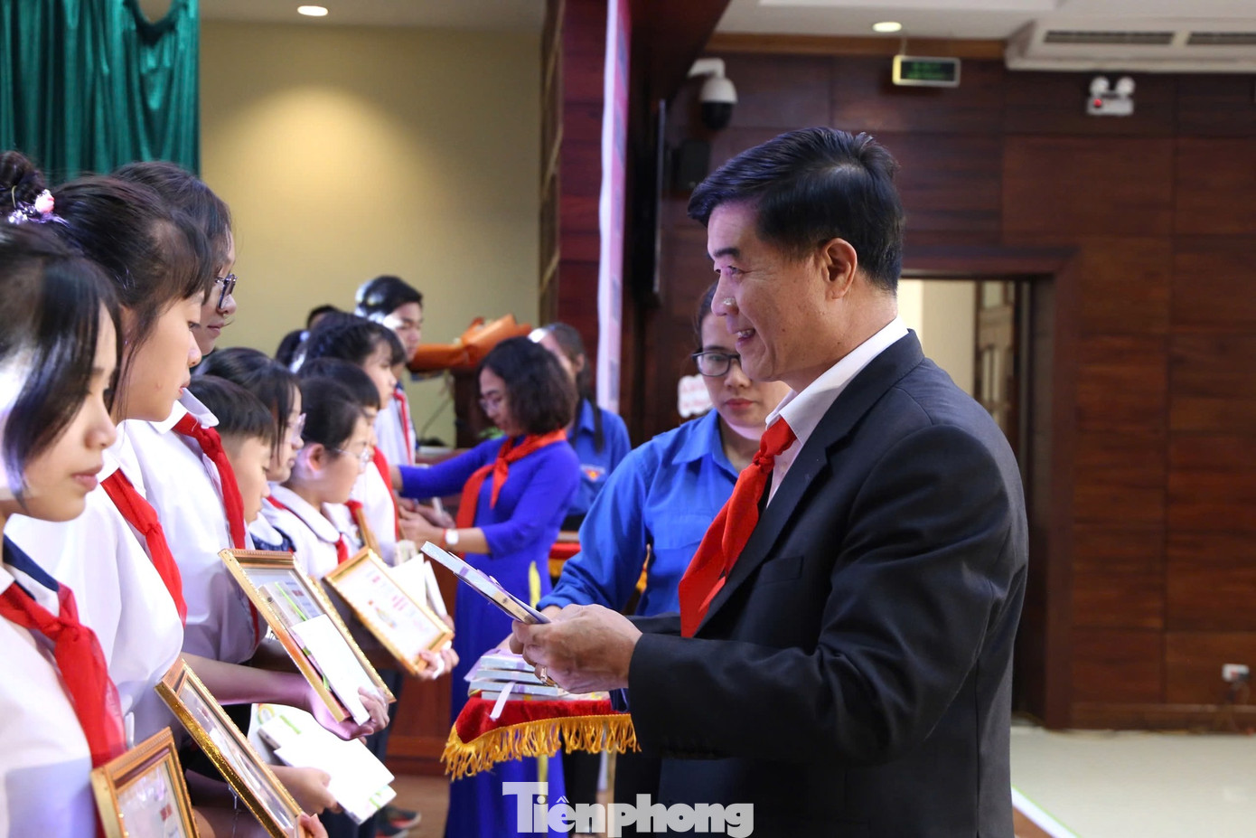 Phát biểu tại Đại hội, ông Nguyễn Thiên Văn - Phó Chủ tịch UBND tỉnh ghi nhận, đánh giá cao những thành tích mà thiếu nhi toàn tỉnh đã đạt được, góp phần vào sự phát triển lớn mạnh của tổ chức Đội. Phát biểu tại Đại hội, ông Nguyễn Thiên Văn - Phó Chủ tịch UBND tỉnh ghi nhận, đánh giá cao những thành tích mà thiếu nhi toàn tỉnh đã đạt được, góp phần vào sự phát triển lớn mạnh của tổ chức Đội.