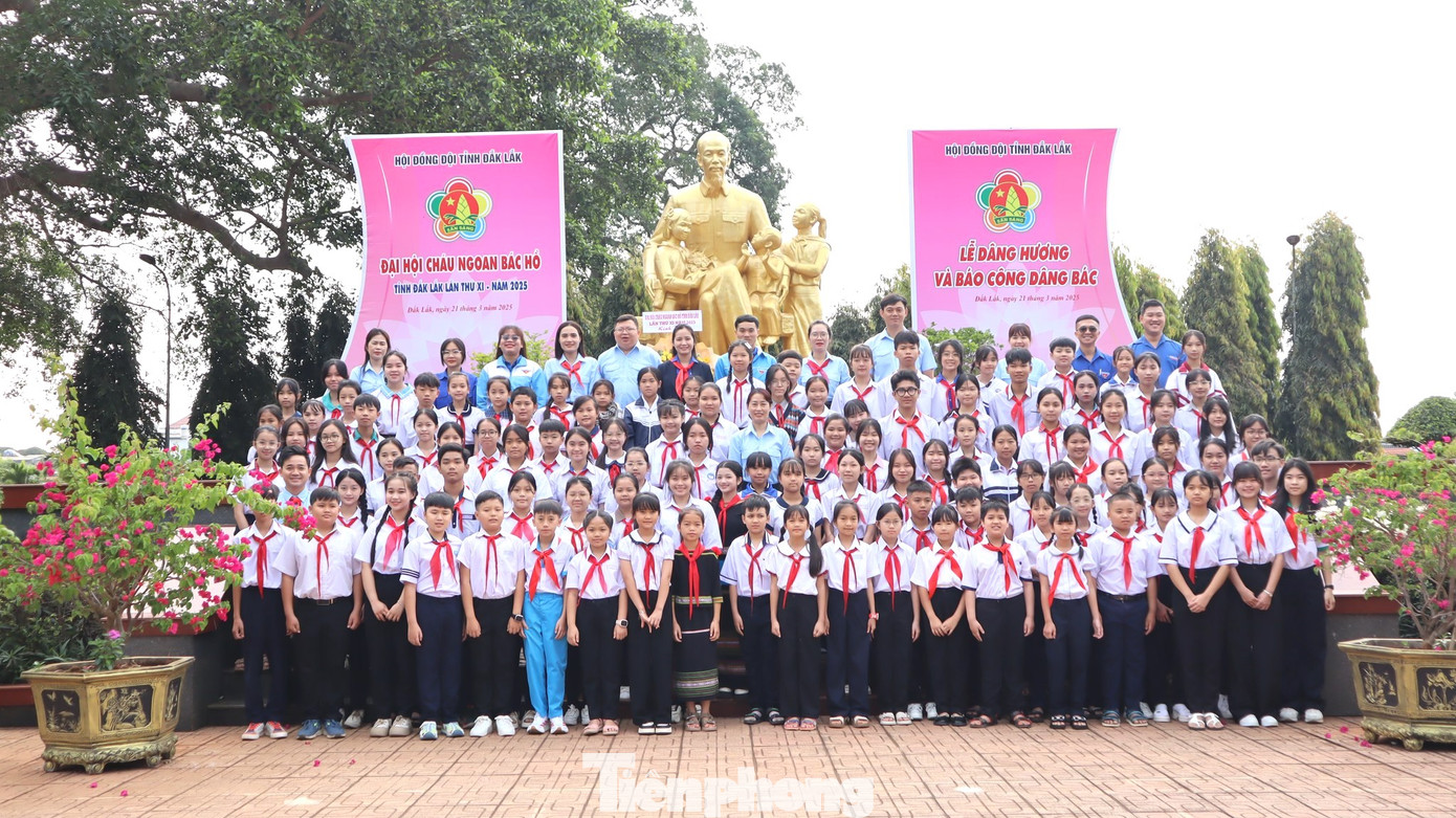 Mới đây, Hội đồng Đội tỉnh Đắk Lắk tổ chức Đại hội Cháu ngoan Bác Hồ tỉnh lần thứ XI - năm 2025. Tham dự đại hội có 110 đại biểu thiếu nhi đại diện cho hơn 300.000 đội viên, thiếu niên nhi đồng trong toàn tỉnh. Mới đây, Hội đồng Đội tỉnh Đắk Lắk tổ chức Đại hội Cháu ngoan Bác Hồ tỉnh lần thứ XI - năm 2025. Tham dự đại hội có 110 đại biểu thiếu nhi đại diện cho hơn 300.000 đội viên, thiếu niên nhi đồng trong toàn tỉnh.