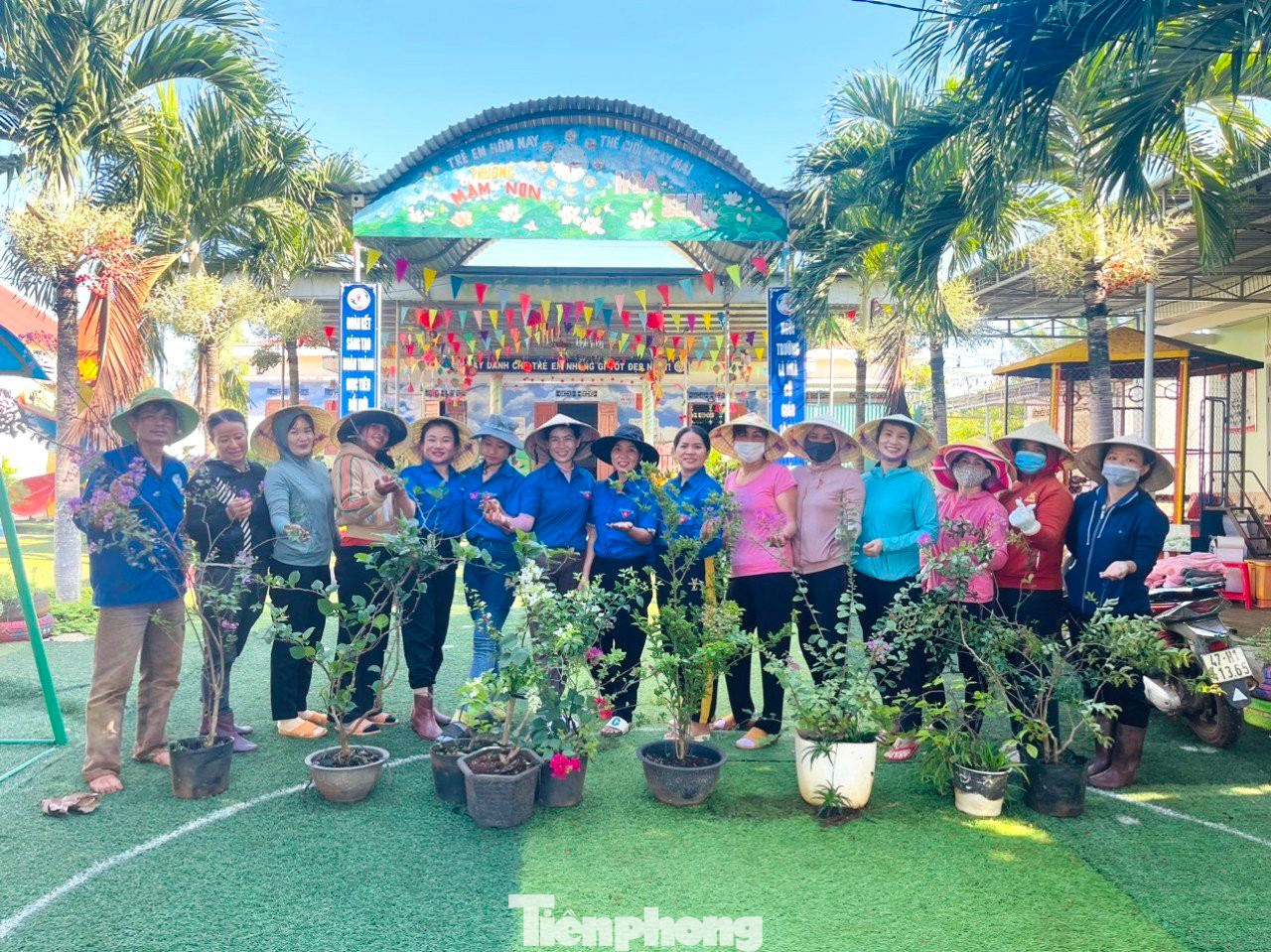 Các tổ chức cơ sở đoàn huyện Cư M'gar kiến thiết 2 vườn ươm thanh niên với 450 bầu giống cây xanh, cây hoa Các tổ chức cơ sở đoàn huyện Cư M'gar kiến thiết 2 vườn ươm thanh niên với 450 bầu giống cây xanh, cây hoa