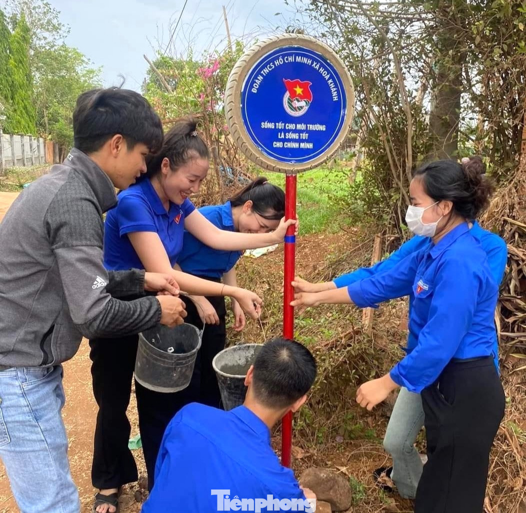 Công trình thanh niên lốp xe tuyên truyền Công trình thanh niên lốp xe tuyên truyền