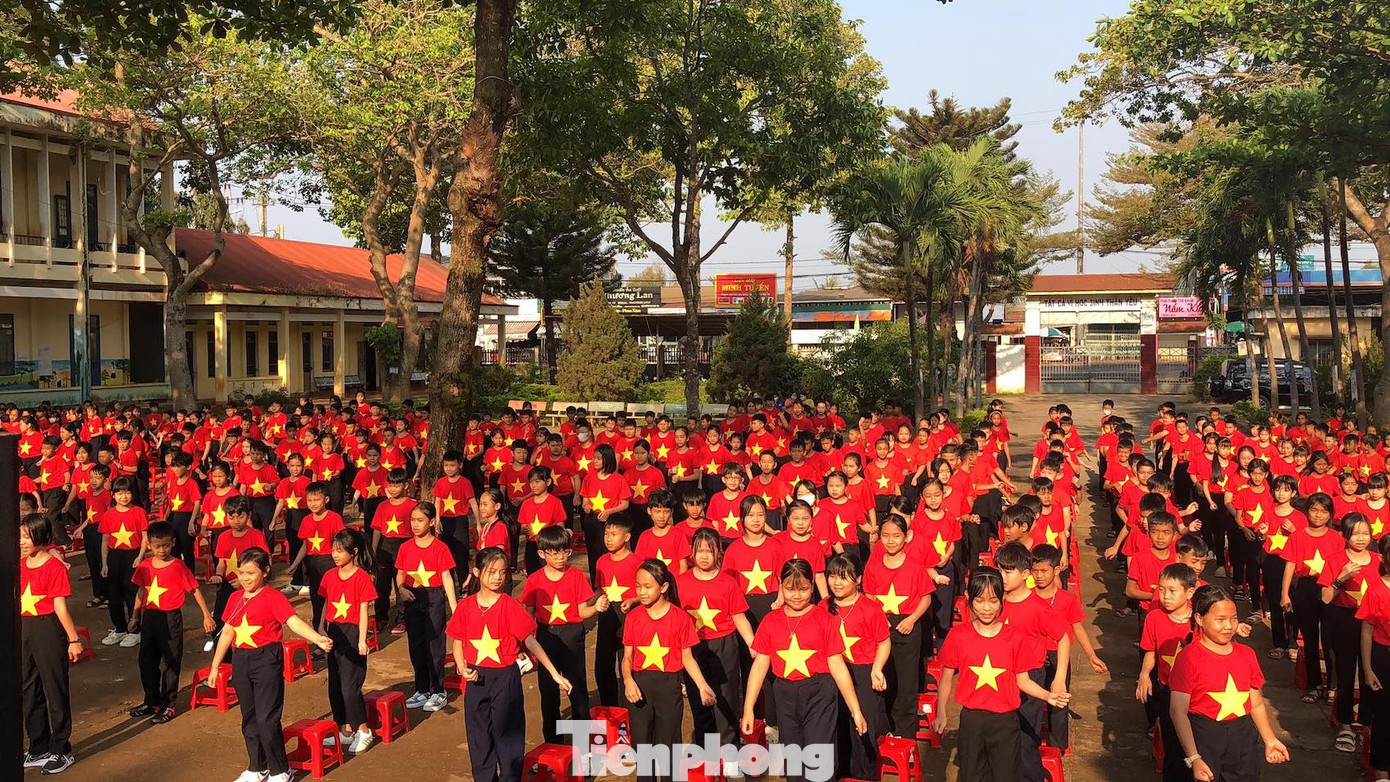 Cùng ngày, Hội đồng Đội huyện Cư M’gar đã tổ chức “Ngày hội thiếu nhi vui khoẻ - Tiến bước lên Đoàn” năm 2025. Cùng ngày, Hội đồng Đội huyện Cư M’gar đã tổ chức “Ngày hội thiếu nhi vui khoẻ - Tiến bước lên Đoàn” năm 2025.