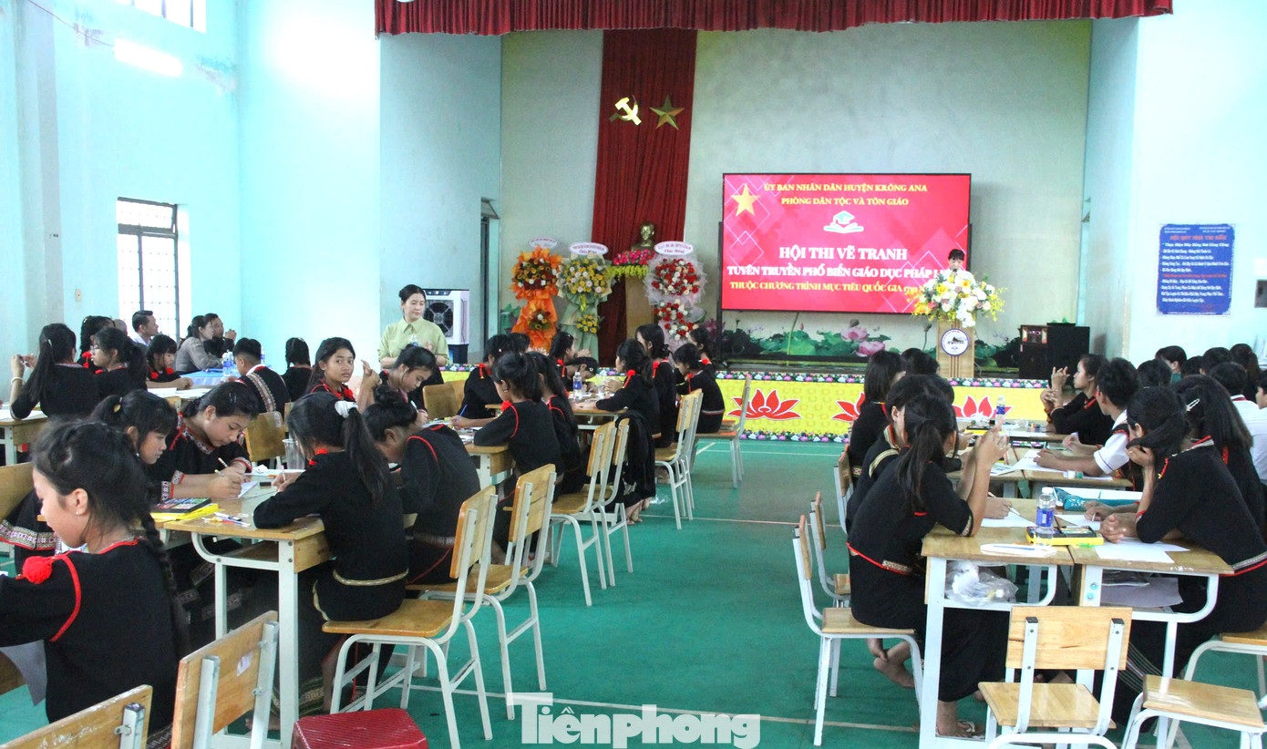 Hội thi nhằm tuyên truyền, phổ biến các kiến thức pháp luật và biện pháp phòng chống xâm hại tình dục trẻ em, phòng chống tảo hôn và hôn nhân cận huyết thống…. Đồng thời, lan tỏa và truyền đi thông điệp: &quot;Không kết hôn sớm, không kết hôn cận huyết thống&quot;, &quot;Chung tay giảm thiểu tảo hôn, hôn nhân cận huyết&quot;...