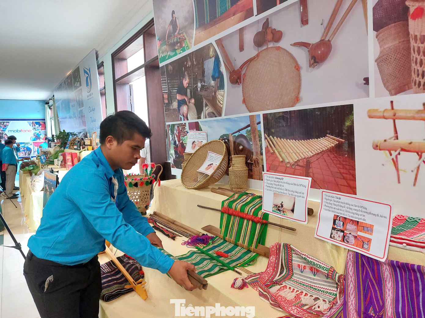 Anh Ha Đăm Ka Bảo - Bí thư Đoàn xã Quảng Khê (huyện Đắk Glong) chia sẻ, tại đại hội, xã trưng bày các vật dụng truyền thống của bà con như gùi, nia, đơm xúc cá, sọt đựng cá...Qua đó, thanh niên vừa có điều kiện để tìm hiểu, nâng cao hiểu biết về văn hóa dân tộc, vừa là cơ hội để bảo vệ, giữ gìn bản sắc văn hóa dân tộc mình.