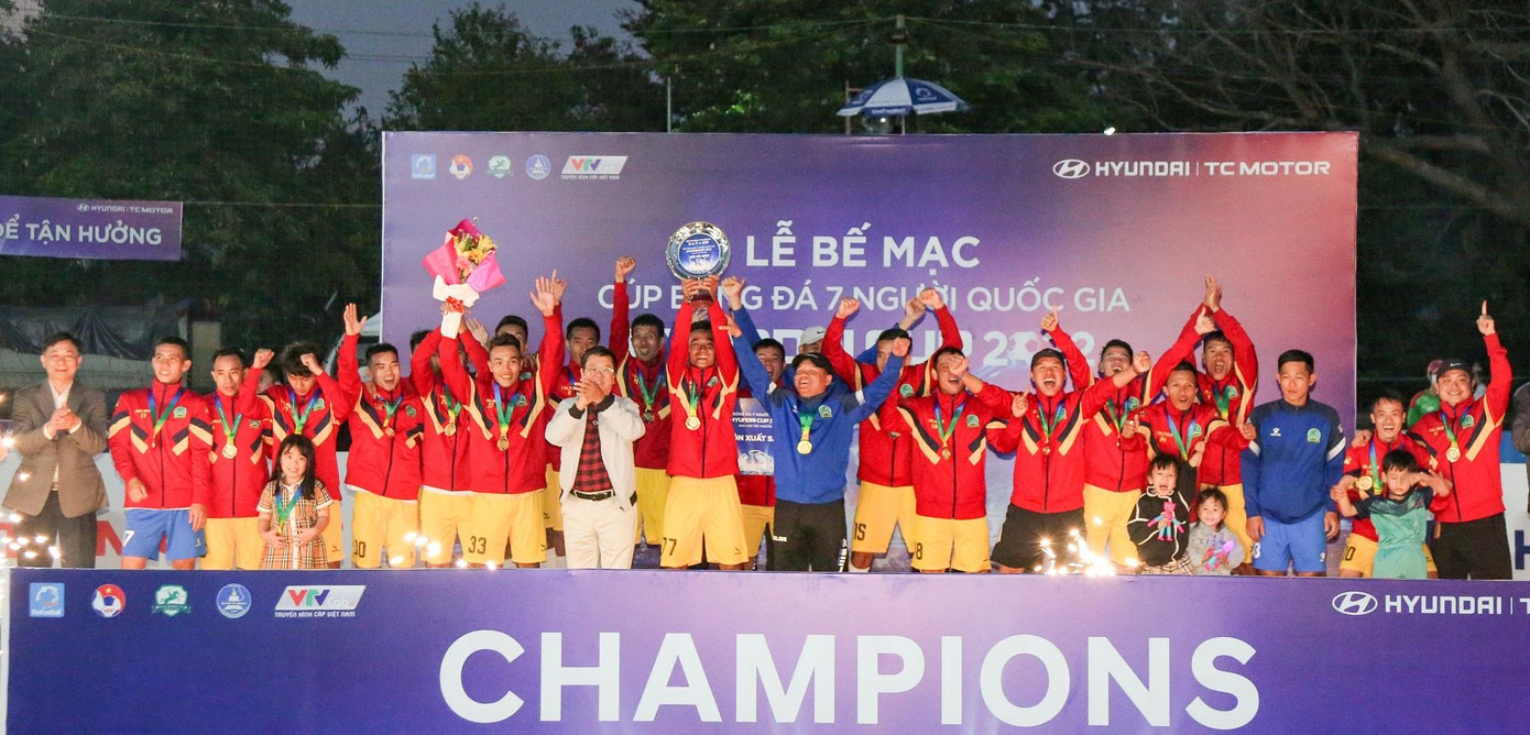 Lễ bế mạc Cúp bóng đá 7 người quốc gia