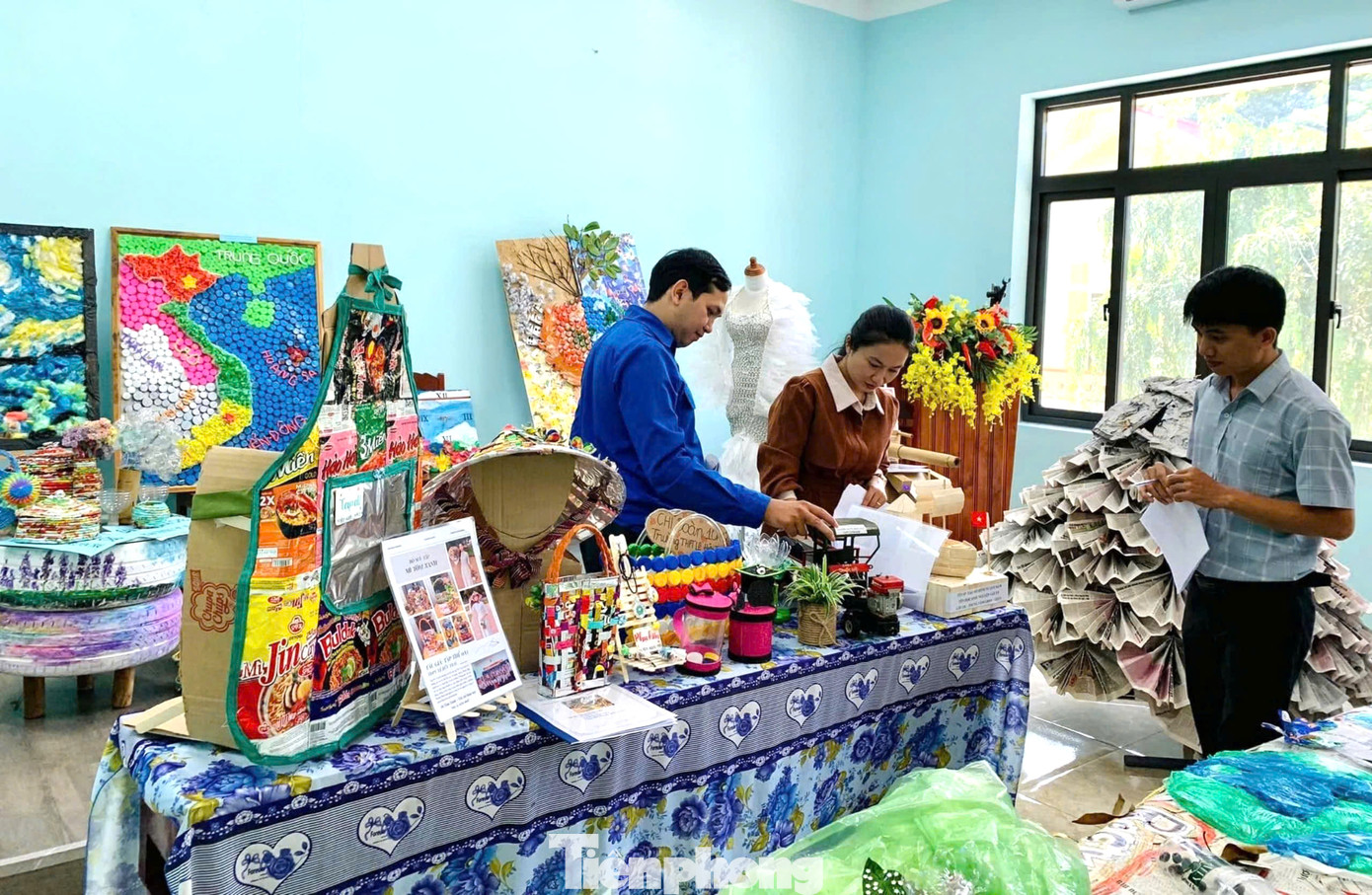 Trước đó, Huyện đoàn Cư M’gar tổ chức cuộc thi sáng tạo sản phẩm tái chế vì môi trường với chủ đề “Hành trình thứ hai của rác thải nhựa” năm 2024 dành cho đoàn viên, thanh niên khối trường học hưởng ứng phong trào “Vì một Việt Nam xanh”.