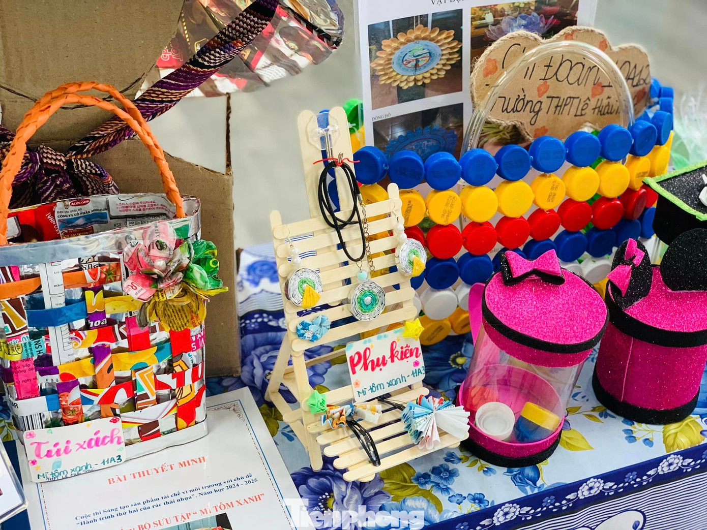 Thông qua việc tái chế rác thải nhựa, các sản phẩm được sáng tạo sẽ giúp giảm thiểu lượng rác thải ra môi trường, hướng cho thế hệ trẻ có suy nghĩ, hành động, khơi dậy ý thức trách nhiệm của mỗi người trong việc giữ gìn hành tinh xanh.