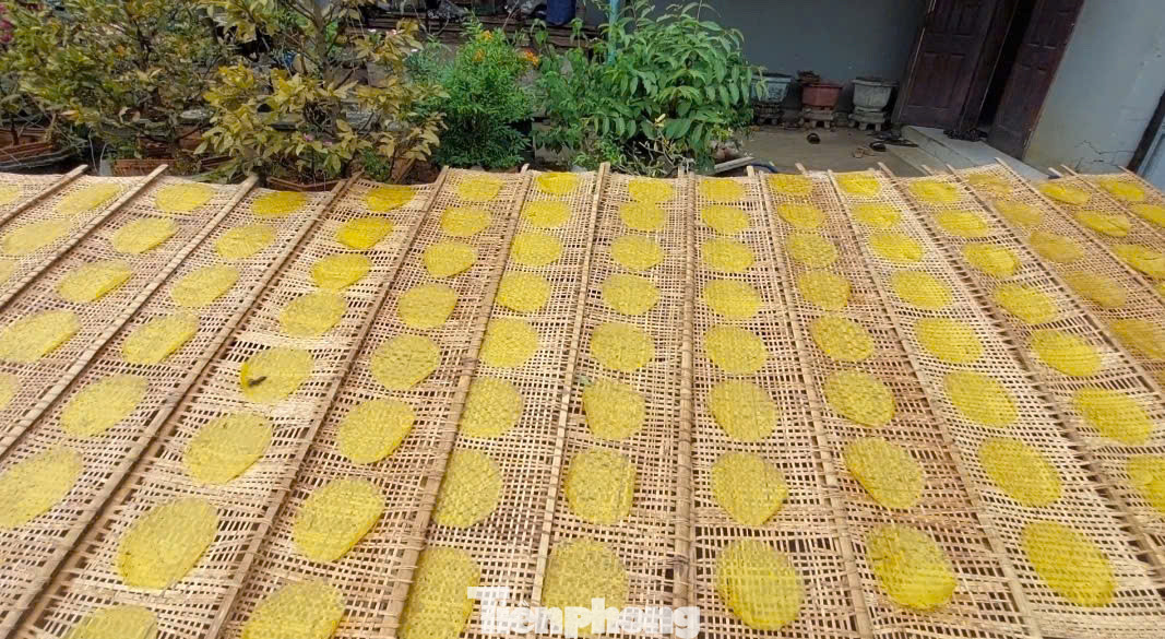 Trên địa bàn xã Ea Bar (huyện Buôn Đôn, tỉnh Đắk Lắk) có hơn 80 hộ làm nghề sản xuất bánh tráng.