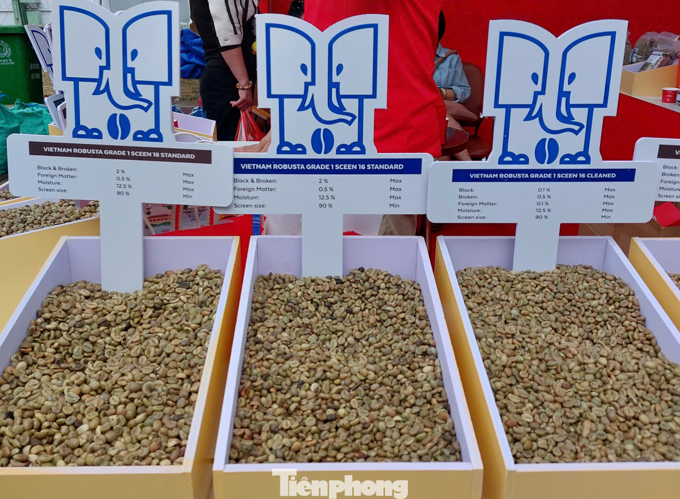 Hội chợ triển lãm chuyên ngành Cà phê và sản phẩm OCOP năm 2025 là một sự kiện quan trọng nằm trong khuôn khổ Lễ hội Cà phê Buôn Ma Thuột lần thứ 9 được tổ chức nhằm khẳng định vị thế của tỉnh Đắk Lắk - “Thủ phủ cà phê Việt Nam”, đồng thời quảng bá thương hiệu cà phê Việt Nam đến với bạn bè quốc tế.