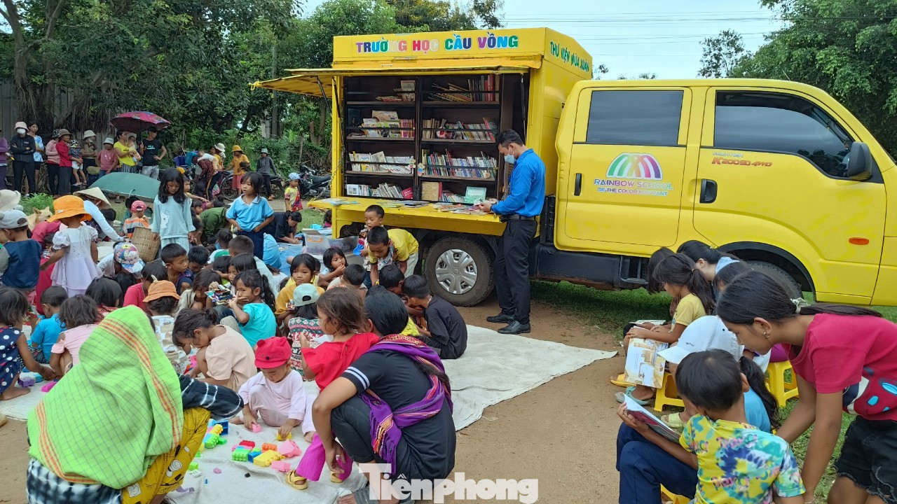 Tổ chức nhiều hoạt động cho thiếu nhi ở buôn vùng sâu Tổ chức nhiều hoạt động cho thiếu nhi ở buôn vùng sâu