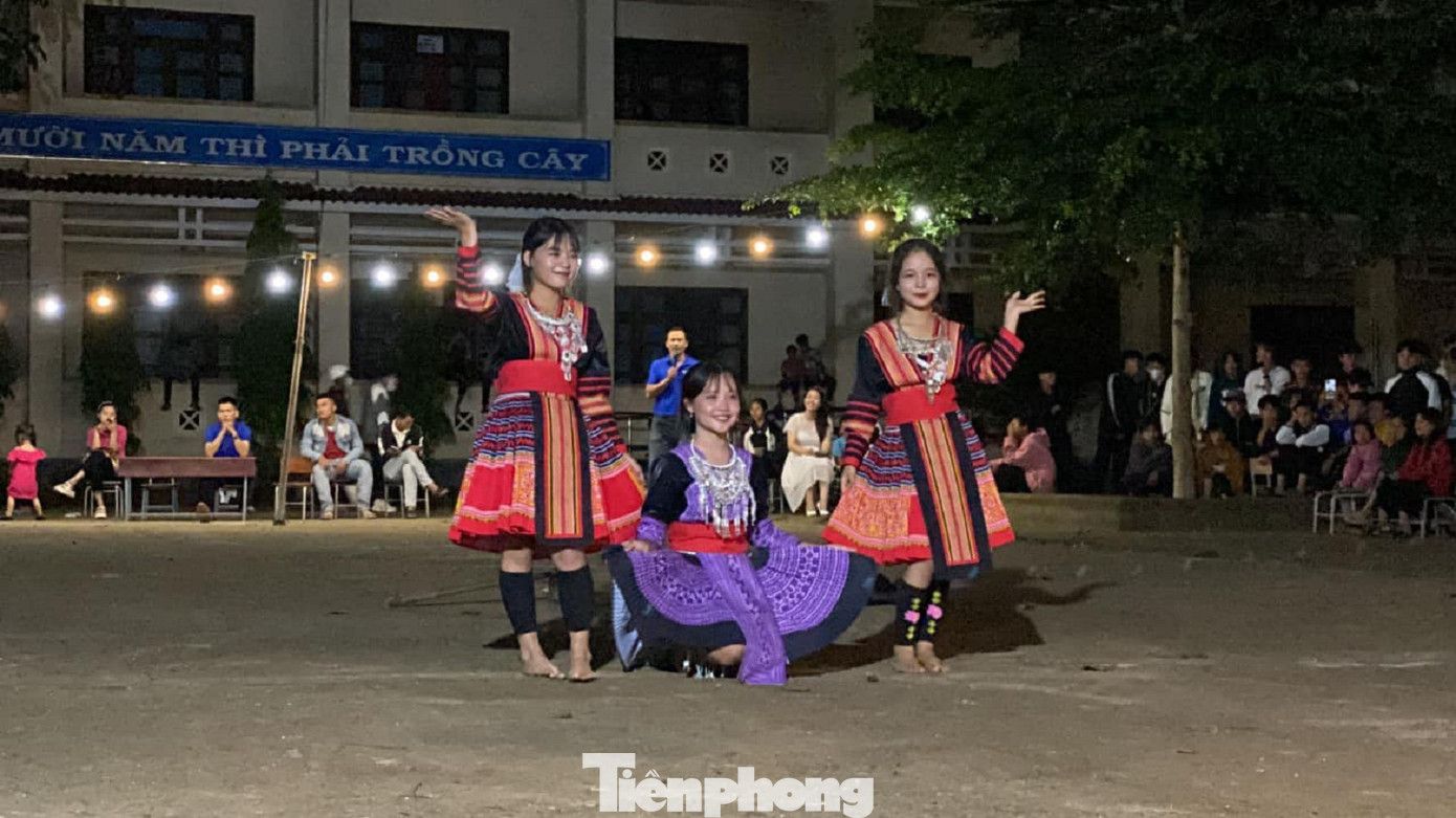 Chương trình ghép đôi cùng người lạ tại xã Cư Pui Chương trình ghép đôi cùng người lạ tại xã Cư Pui