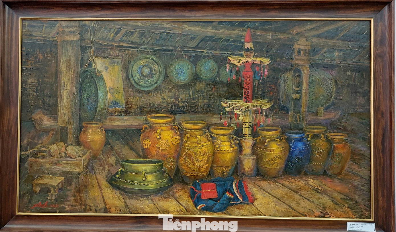 Tác phẩm Di sản văn hóa Tây Nguyên của họa sĩ trẻ Y Buih Niê Kđăm.