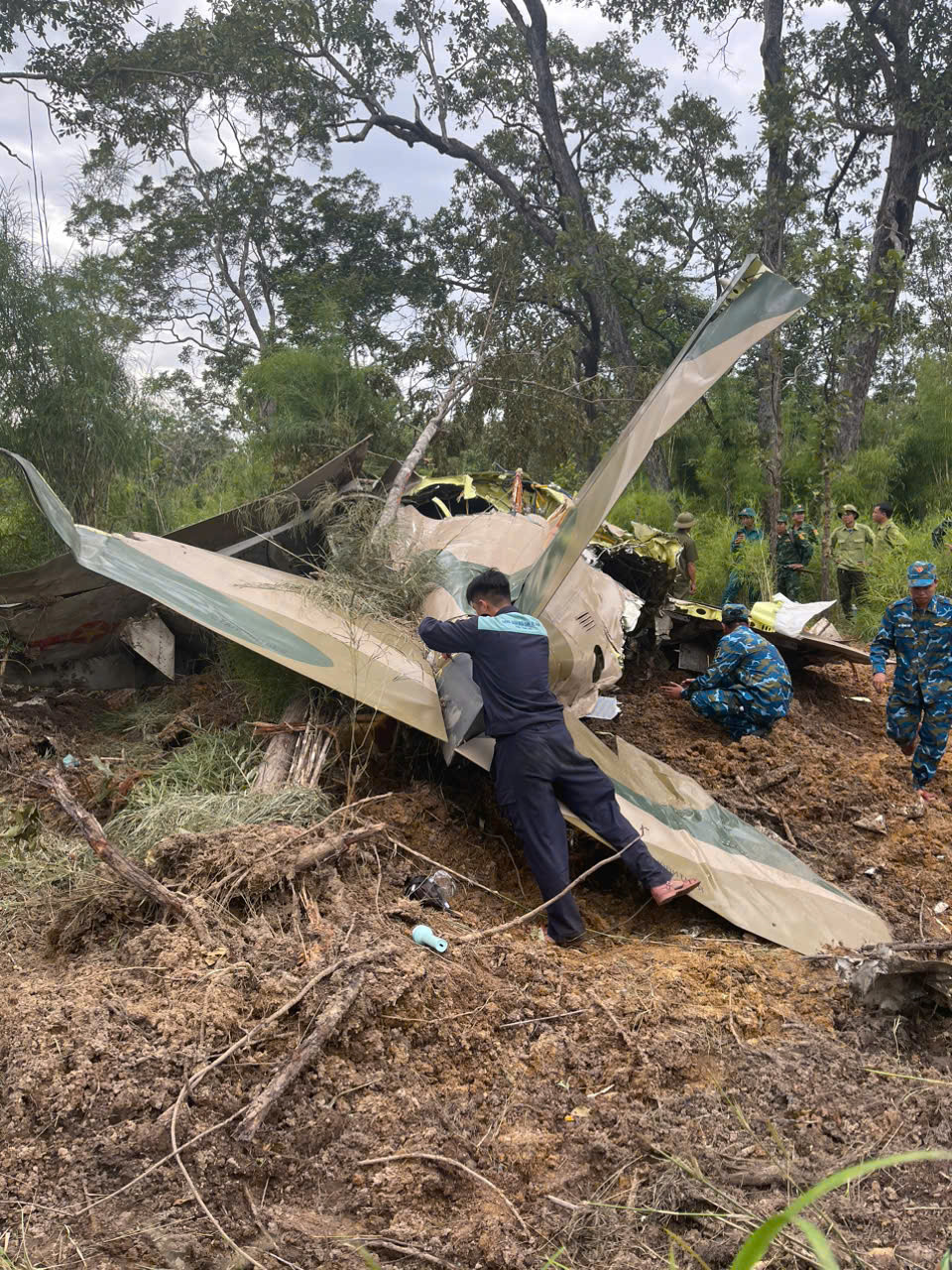 Chiều 8/11, lực lượng chức năng đã phát hiện được máy bay Yak-130 rơi tại tiểu khu 428, ở khu vực giữa trạm kiểm lâm số 9 và trạm kiểm lâm Sêrêpốk, thuộc Vườn quốc gia Yok Đôn.