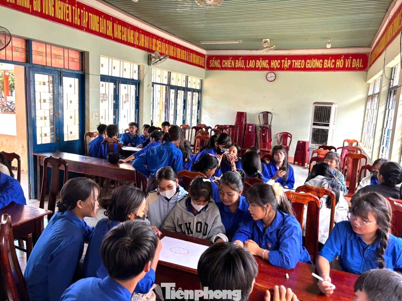 Hơn 1.000 đoàn viên thanh niên trên địa bàn huyện Krông Pắc phát quang bụi rậm tại các tuyến đường thôn, buôn; Tổ chức tuyên truyền các biện pháp phòng chống dịch COVID-19 biến chủng mới đến người dân; Chăm sóc vườn hoa thanh niên...