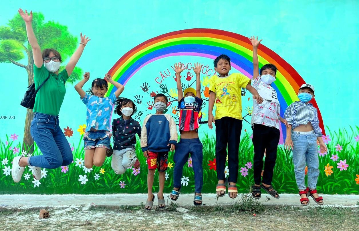 Mỗi sân chơi được huy động nguồn lực xã hội hóa xây dựng với kinh phí 30 triệu đồng Mỗi sân chơi được huy động nguồn lực xã hội hóa xây dựng với kinh phí 30 triệu đồng