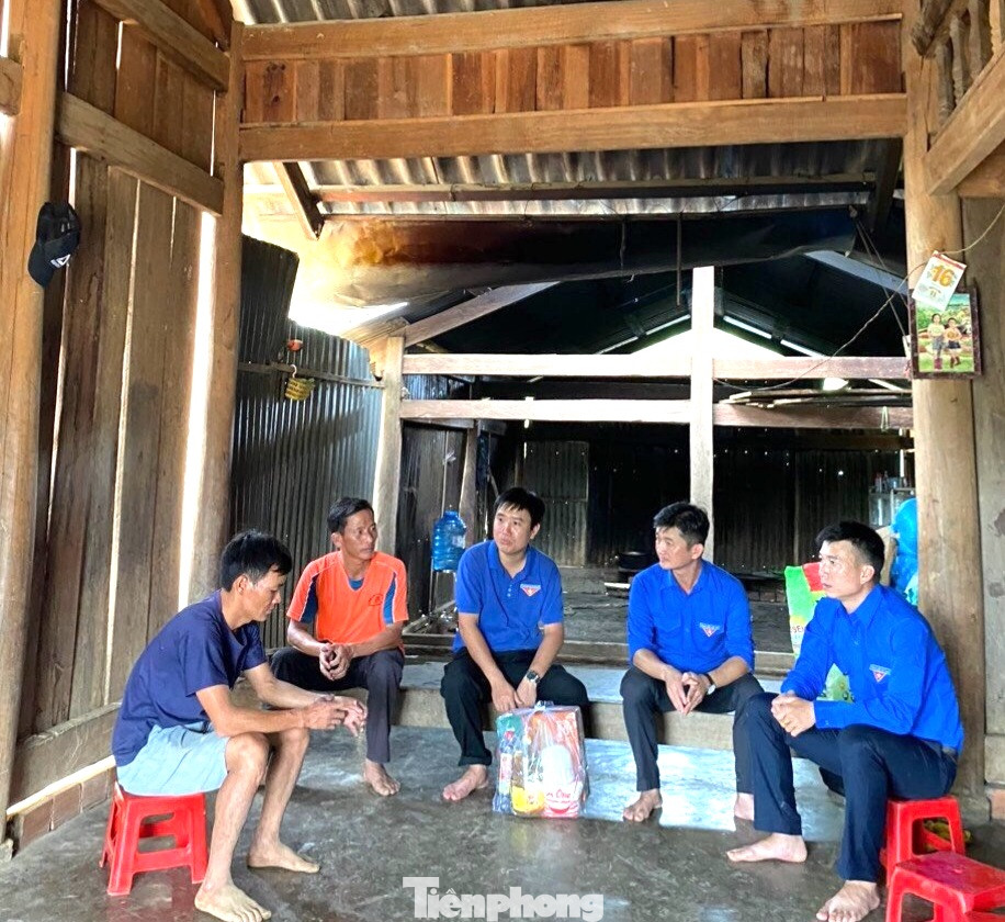 Trước đó, tại xã Đắk phơi, đội hình chiến dịch “Hoa Phượng đỏ” huyện Lắk đã tổ chức vệ sinh môi trường khu vực trường học; tuyên truyền phòng chống đuối nước; hướng dẫn các trò chơi vận động, sinh hoạt tập thể...