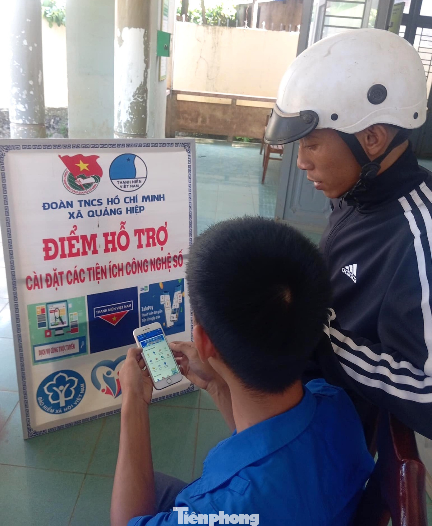 Tổ chức kích hoạt định danh điện tử 400 trường hợp; Hướng dẫn 500 người dân sử dụng và cài các app: VNeID, zalo pay, BHXH và các ứng dụng thanh toán điện tử.