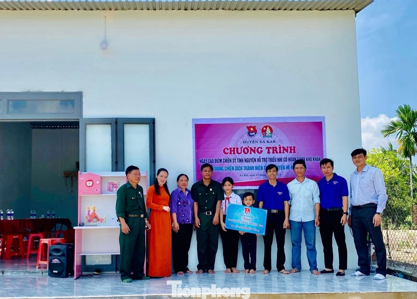 Huyện Đoàn, Hội đồng Đội huyện Ea Kar, bàn giao nhà nhân ái cho gia đình các học sinh có hoàn cảnh khó khăn về nhà ở Huyện Đoàn, Hội đồng Đội huyện Ea Kar, bàn giao nhà nhân ái cho gia đình các học sinh có hoàn cảnh khó khăn về nhà ở