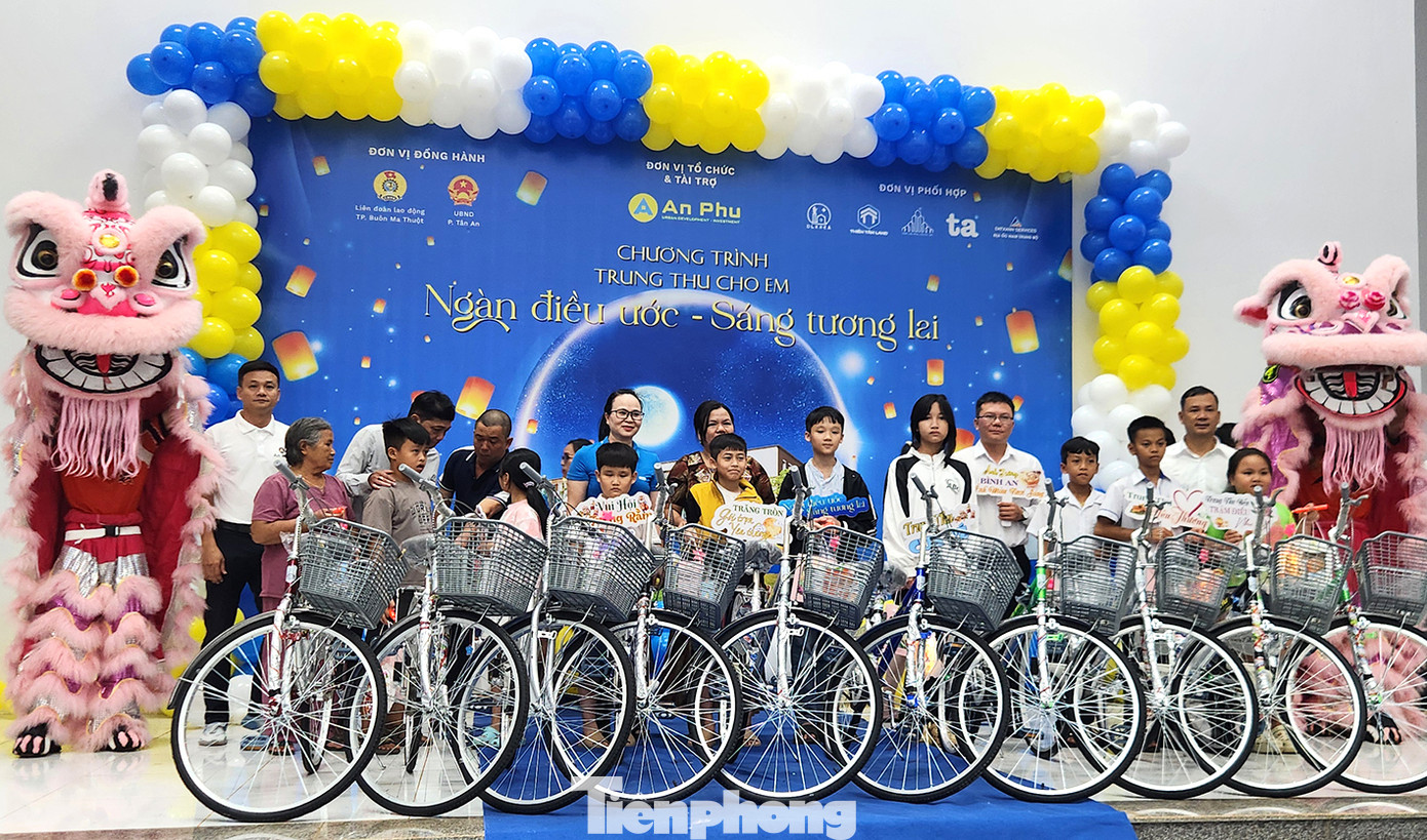 Học sinh nghèo vượt khó được nhận xe đạp Học sinh nghèo vượt khó được nhận xe đạp