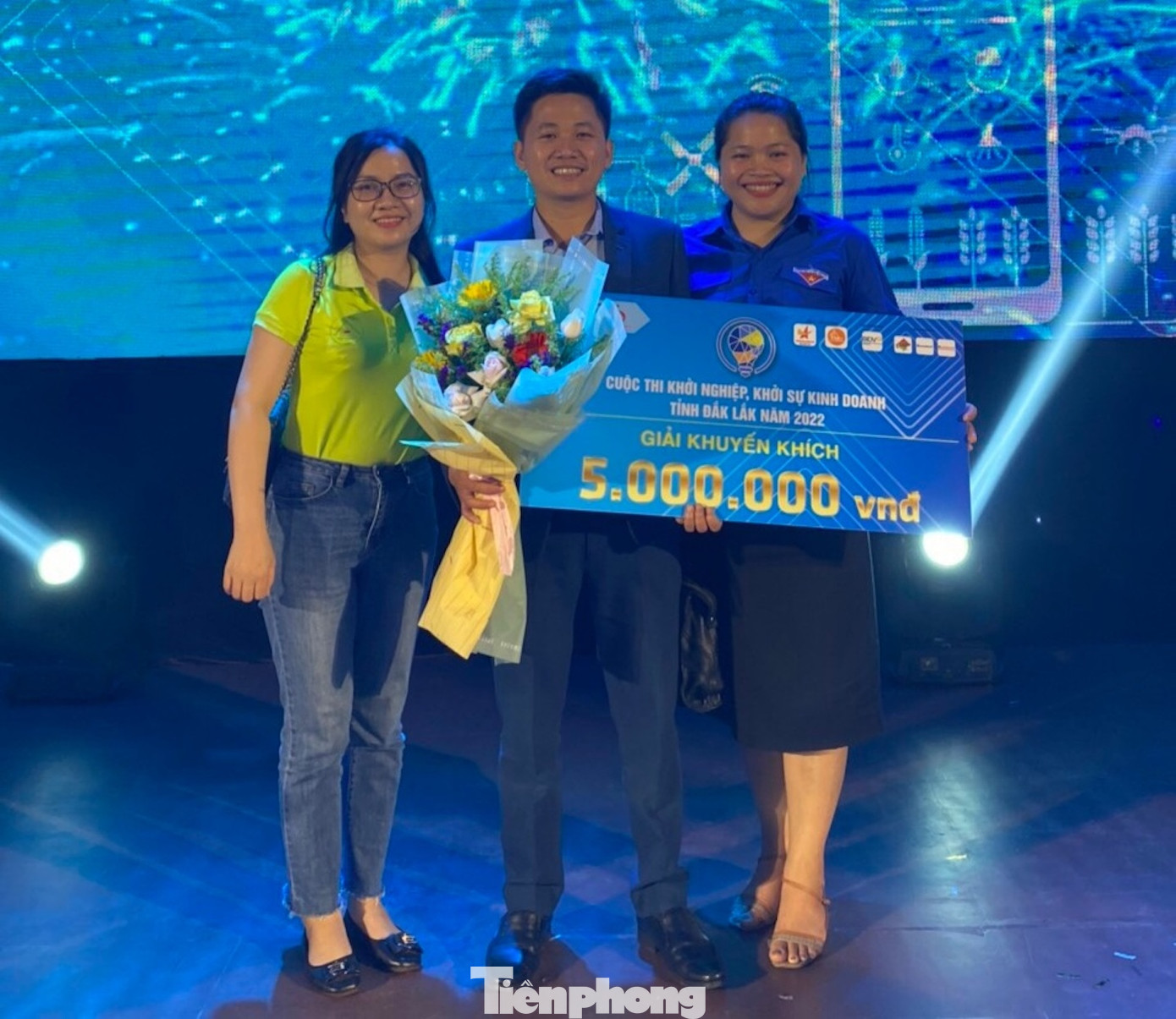 Dự án chế biến trà mãng cầu của anh Tuấn Linh được giải khuyến khích tại cuộc thi khởi nghiệp khởi sự kinh doanh tỉnh Đắk Lắk Dự án chế biến trà mãng cầu của anh Tuấn Linh được giải khuyến khích tại cuộc thi khởi nghiệp khởi sự kinh doanh tỉnh Đắk Lắk