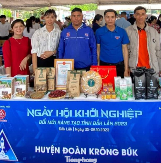 Gian hàng của thanh niên huyện Krông Búk tại ngày hội khởi nghiệp đổi mới sáng tạo tỉnh Đắk Lắk Gian hàng của thanh niên huyện Krông Búk tại ngày hội khởi nghiệp đổi mới sáng tạo tỉnh Đắk Lắk