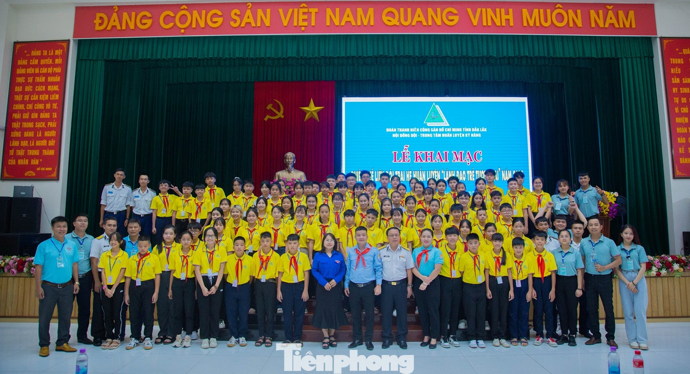 Lễ khai mạc Trại hè huấn luyện "Lãnh đạo trẻ tương lai" Lễ khai mạc Trại hè huấn luyện "Lãnh đạo trẻ tương lai"