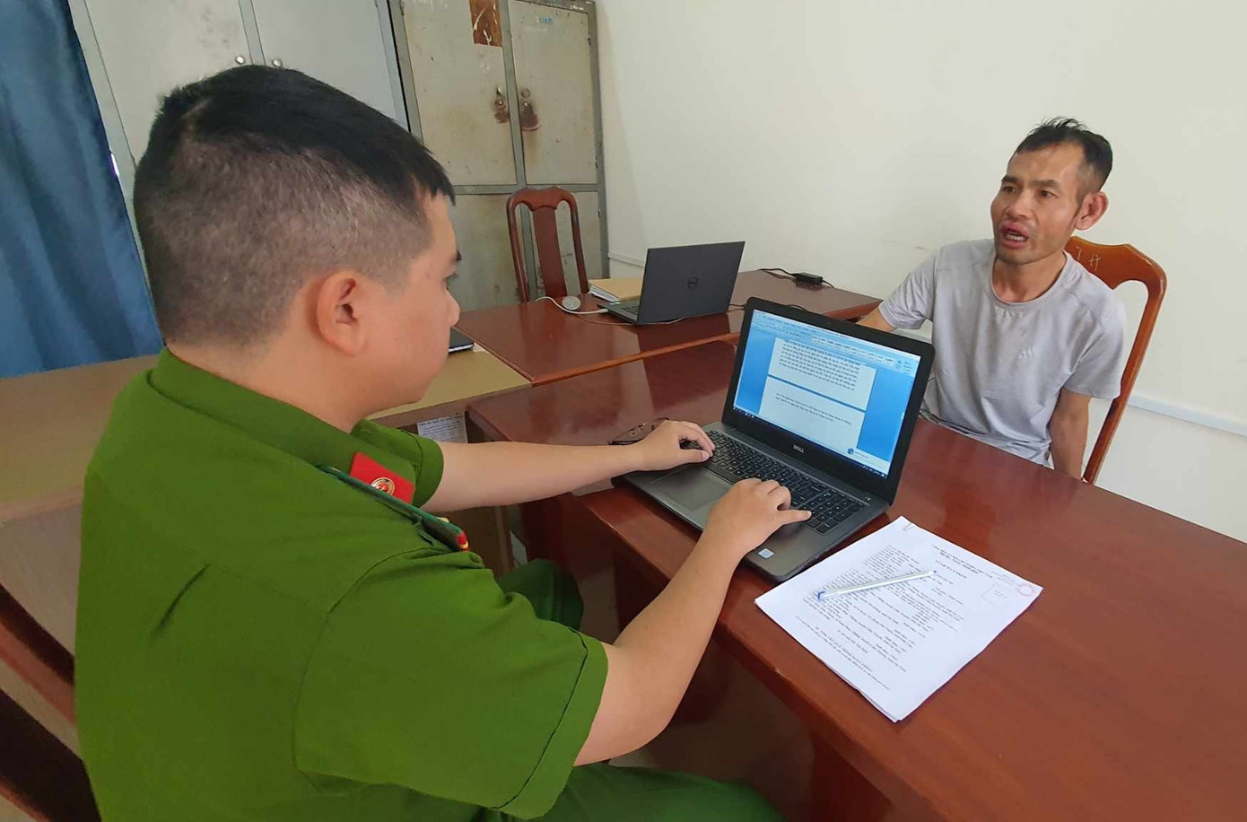 Đối tượng Lê Quốc Tuấn tại cơ quan công an