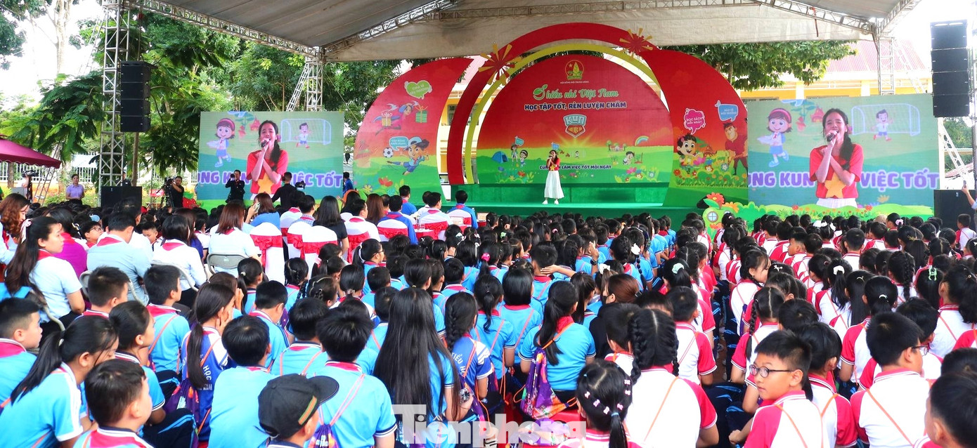 Tại tỉnh Đắk Nông, Hội đồng Đội Trung ương, Tỉnh Đoàn phối hợp với đơn vị tài trợ tổ chức tại Ngày hội “Thiếu nhi Việt Nam - Học tập tốt, rèn luyện chăm”.