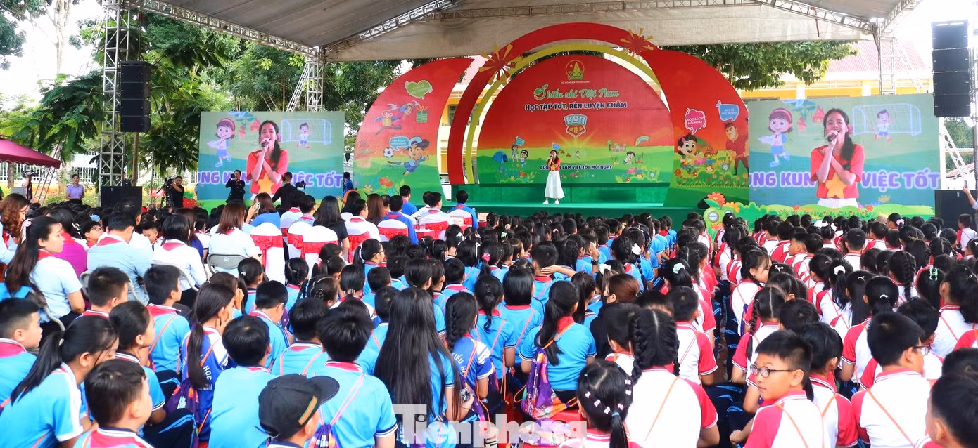 Tại tỉnh Đắk Nông, Hội đồng Đội Trung ương, Tỉnh Đoàn phối hợp với đơn vị tài trợ tổ chức tại Ngày hội “Thiếu nhi Việt Nam - Học tập tốt, rèn luyện chăm”.