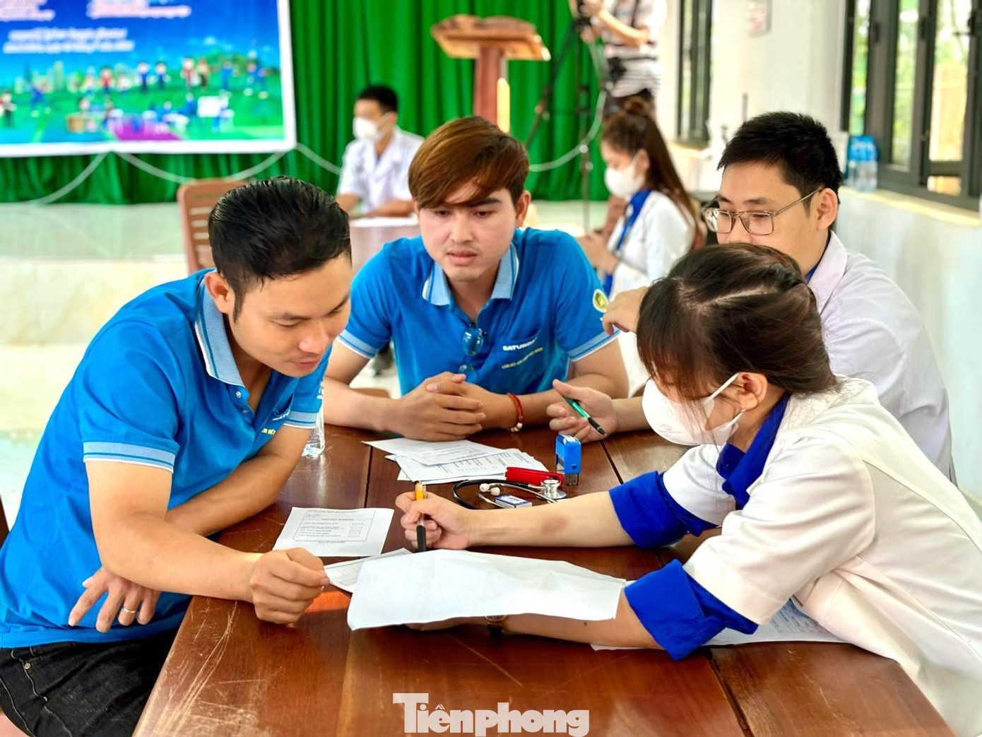 Từ ngày 5-7/7, tuổi trẻ Đoàn khối các cơ quan và doanh nghiệp tỉnh Đắk Lắk phối hợp với các đơn vị tổ chức chương trình hoạt động tình nguyện quốc tế tại tỉnh Mondulkiri, Vương quốc Campuchia.