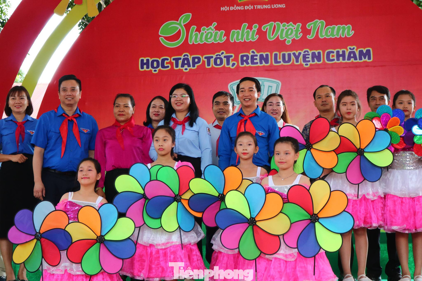 Ngày hội đã diễn ra các hoạt động sôi nổi, bổ ích với các tiết mục văn nghệ đặc sắc, trò chơi hấp dẫn, các hoạt động rèn luyện kỹ năng, thể lực, thi đồng diễn sân trường thu hút sự tham gia hưởng ứng của hơn 1.000 em thiếu nhi trên địa bàn.