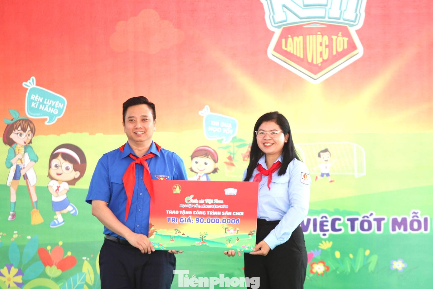 Tại ngày hội, Hội đồng Đội Trung ương đã trao tặng công trình sân chơi trị giá 90 triệu đồng cho thiếu nhi tỉnh Đắk Nông; 30 suất học bổng cho thiếu nhi có hoàn cảnh khó khăn trên địa bàn tỉnh; Hơn 1.000 thiếu nhi tham gia ngày hội cũng được nhận những phần quà từ nhà tài trợ.