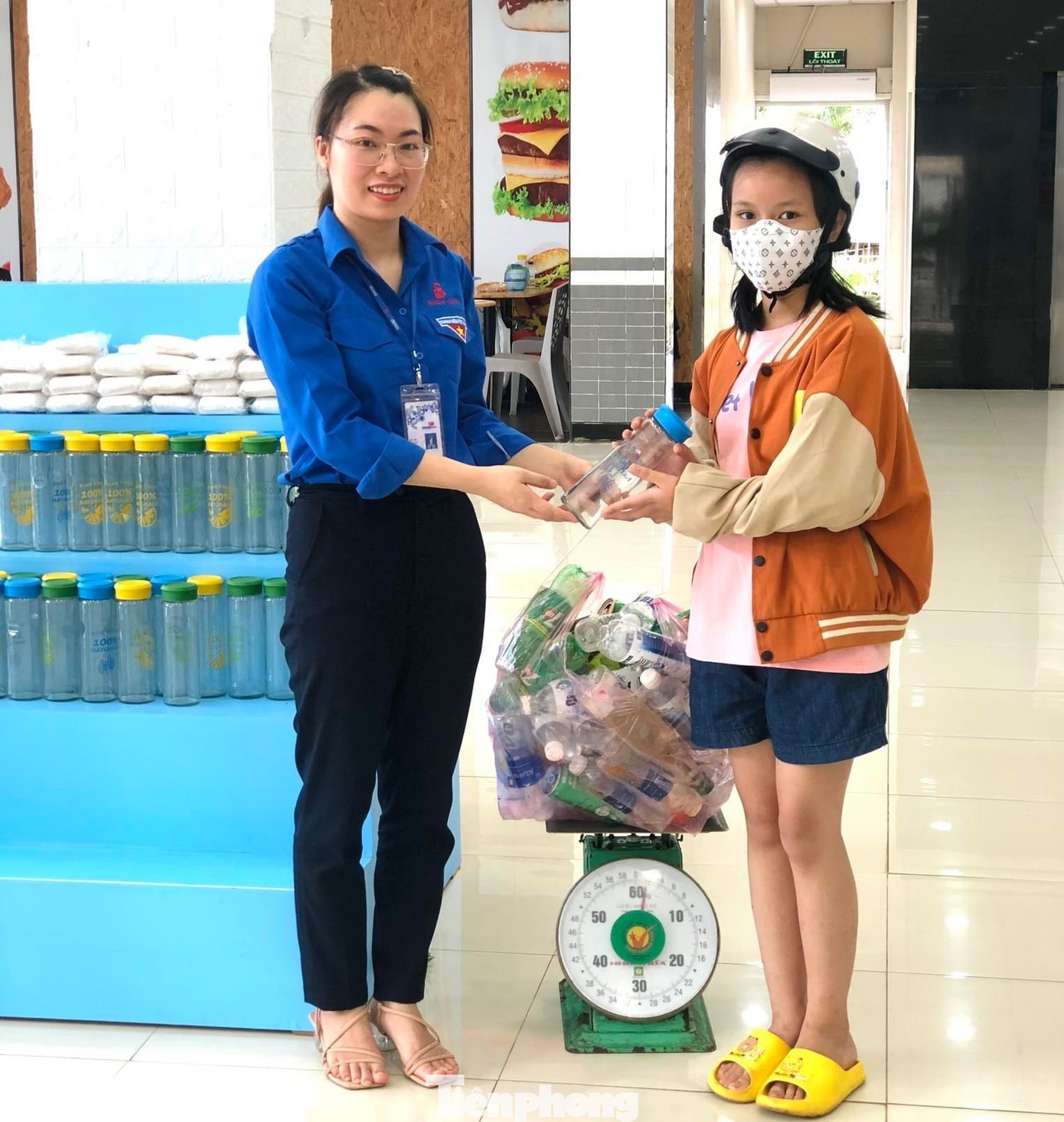 Chương trình thu gom tái chế nhận quà xinh, được mọi người trên địa bàn hưởng ứng