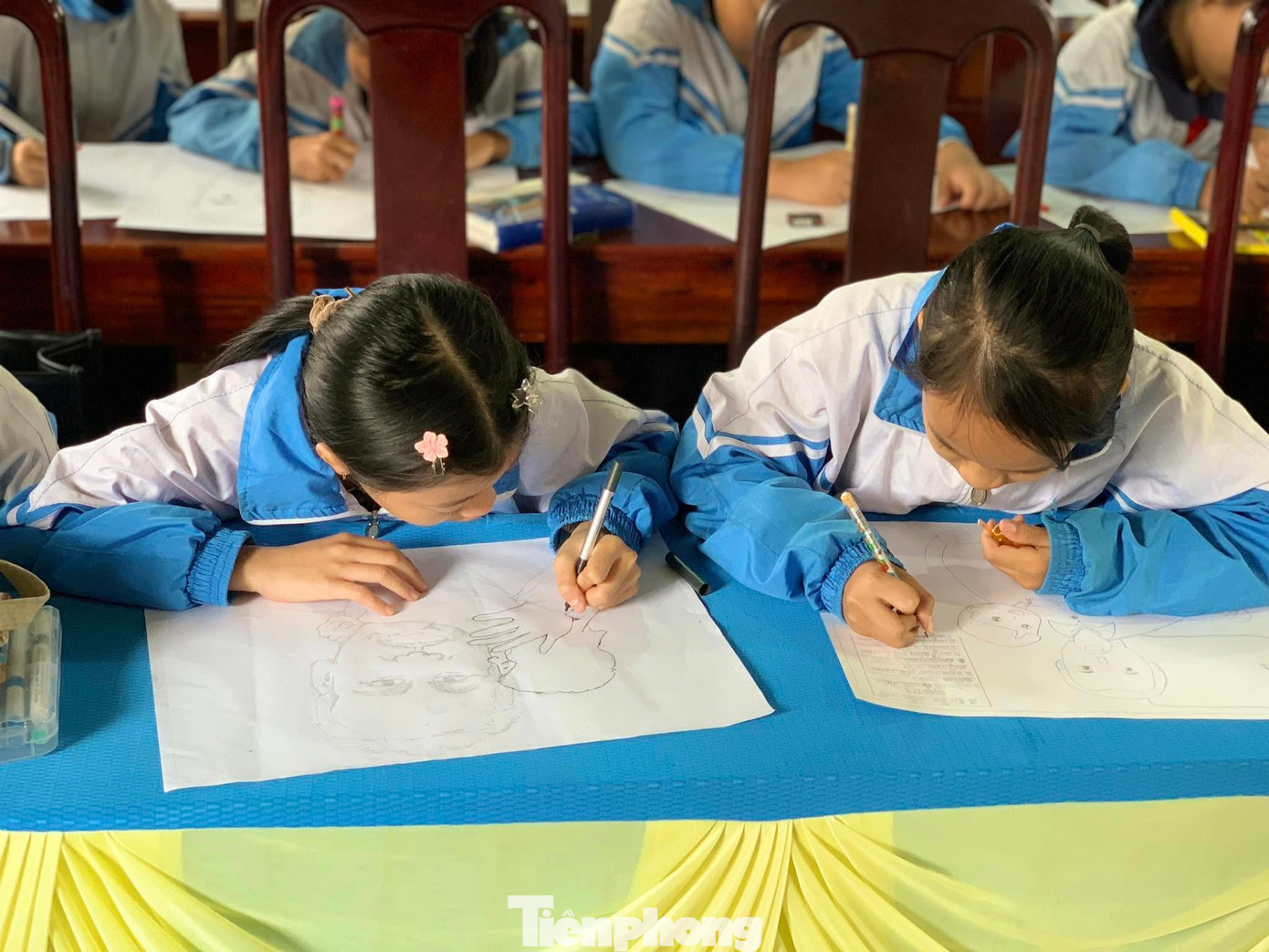 Ngày hội thu hút sự tham gia của hơn 60 em học sinh. Thông qua nét vẽ hồn nhiên, sáng tạo, mỗi bức tranh là một câu chuyện về Bác, về tình yêu thương, sự quan tâm của Bác đối với thiếu nhi và tình cảm của thiếu nhi đối với Bác.