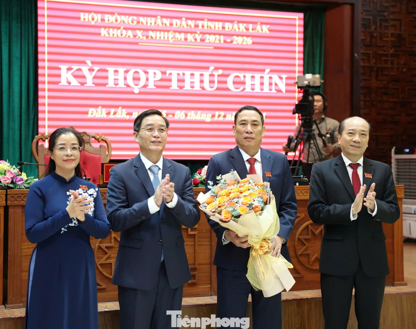 Lãnh đạo tỉnh Đắk Lắk chúc mừng ông Võ Văn Cảnh - tân Phó Chủ tịch HĐND tỉnh Khóa X, nhiệm kỳ 2021-2026