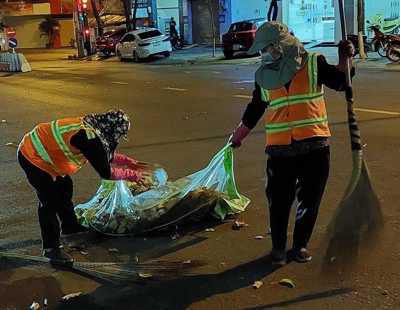 Công nhân môi trường làm sạch đẹp đường phố Công nhân môi trường làm sạch đẹp đường phố