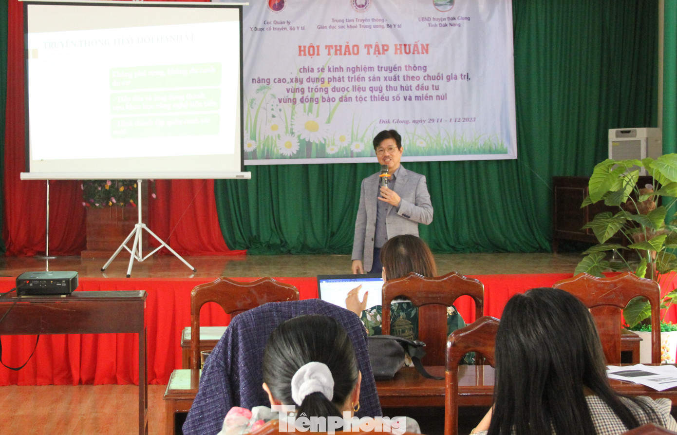 Hội thảo tập huấn xây dựng phát triển sản xuất chuỗi giá trị vùng trồng dược liệu quý