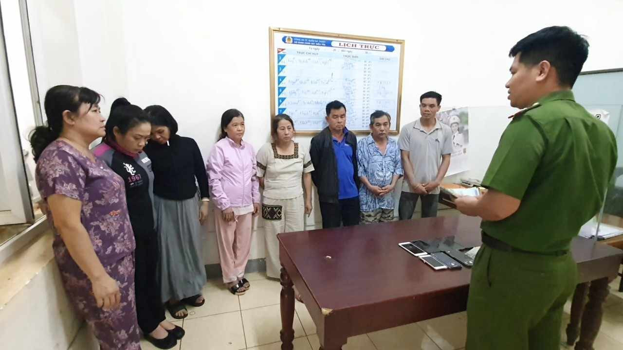 Bắt nữ đối tượng cầm đầu đường dây ghi số đề lớn ảnh 1 Bắt nữ đối tượng cầm đầu đường dây ghi số đề lớn ảnh 1