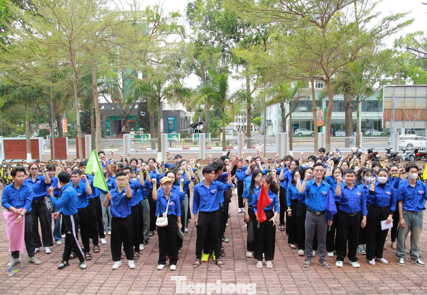 Dưới sự chỉ đạo, định hướng của Hội Sinh viên Việt Nam tỉnh Đắk Lắk, các Câu lạc bộ - Đội - Nhóm trực thuộc cấp tỉnh phối hợp tổ chức Hành trình 5 tốt - Thử thách chạy trạm “Kỷ niệm 50 năm chiến thắng Buôn Ma Thuột, giải phóng Đắk Lắk”.