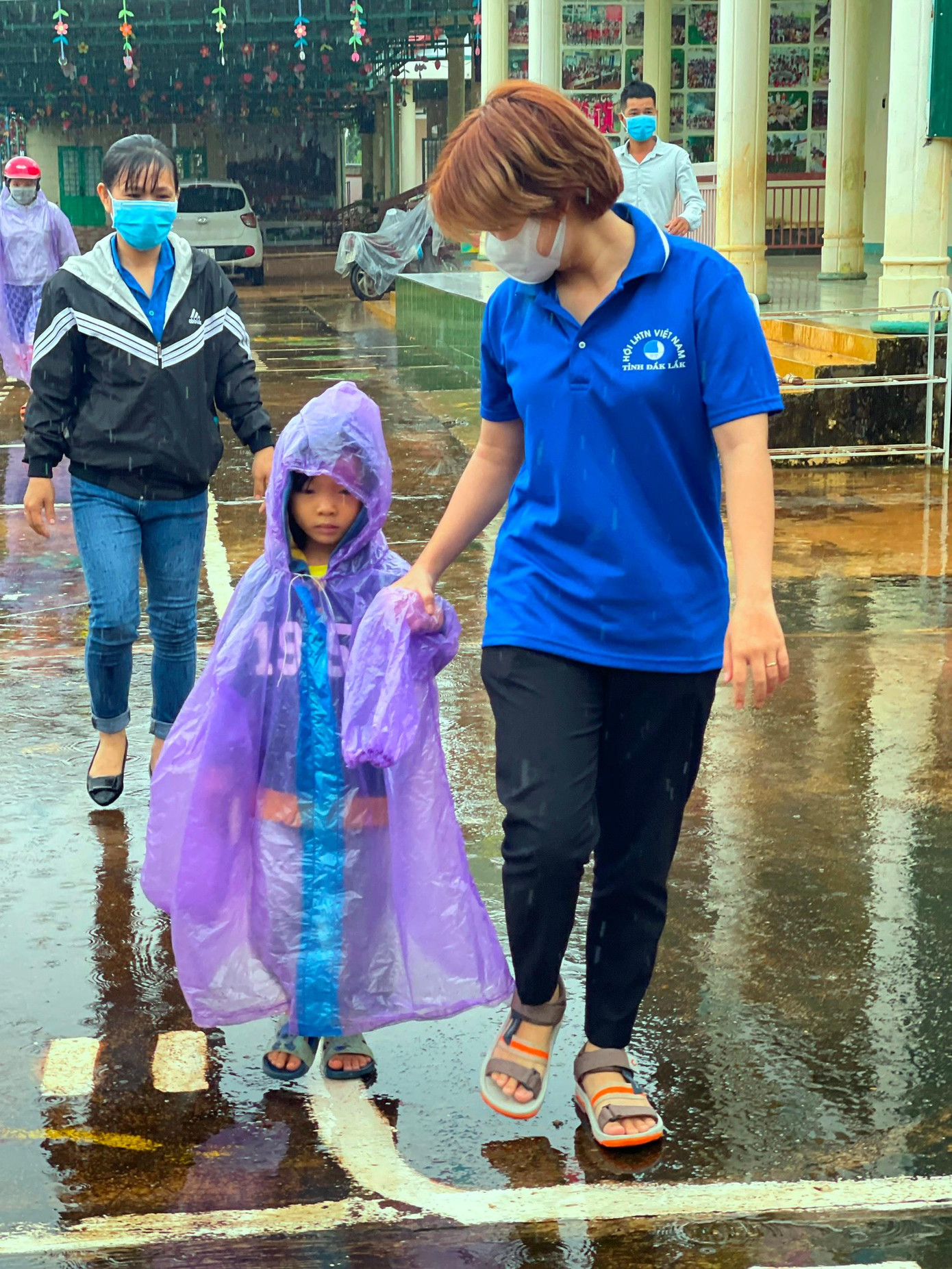 Yên Lâm hỗ trợ các em nhỏ tại địa phương Yên Lâm hỗ trợ các em nhỏ tại địa phương