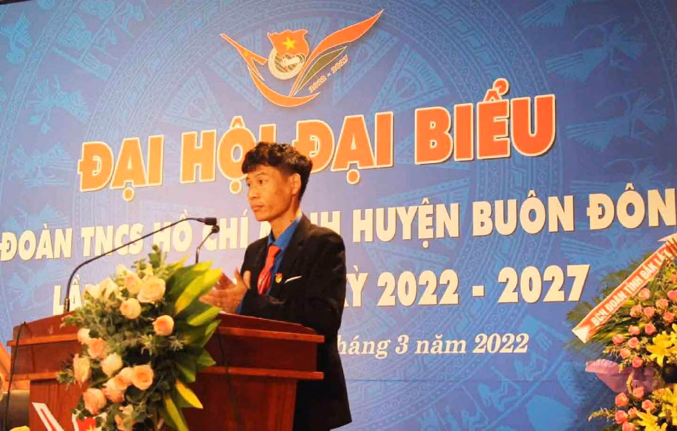 Anh Nguyễn Quang Trung, Bí thư Huyện Đoàn Buôn Đôn phát biểu tại đại hội